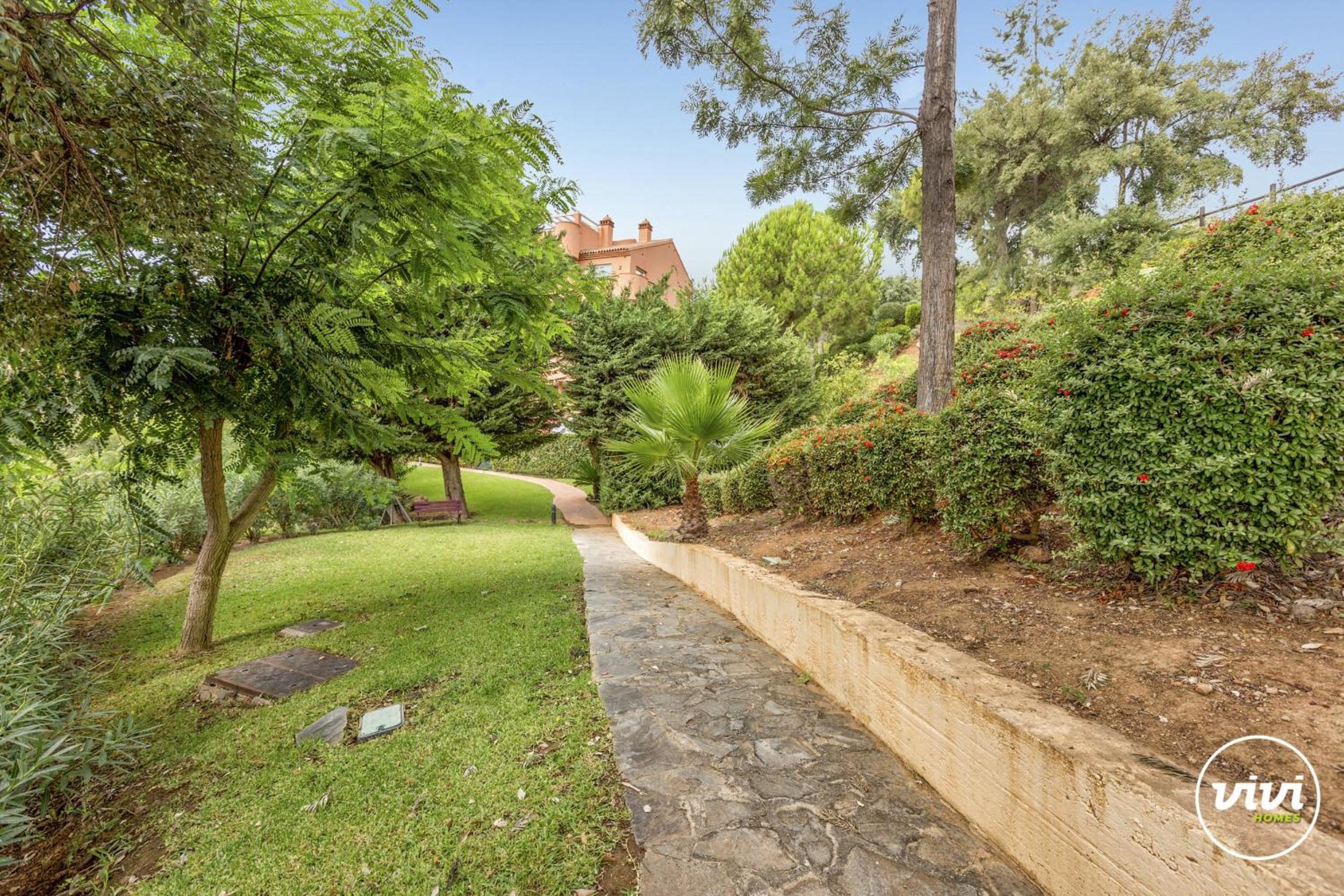 ViVi Homes - Valery Pool, Terrace & Padel