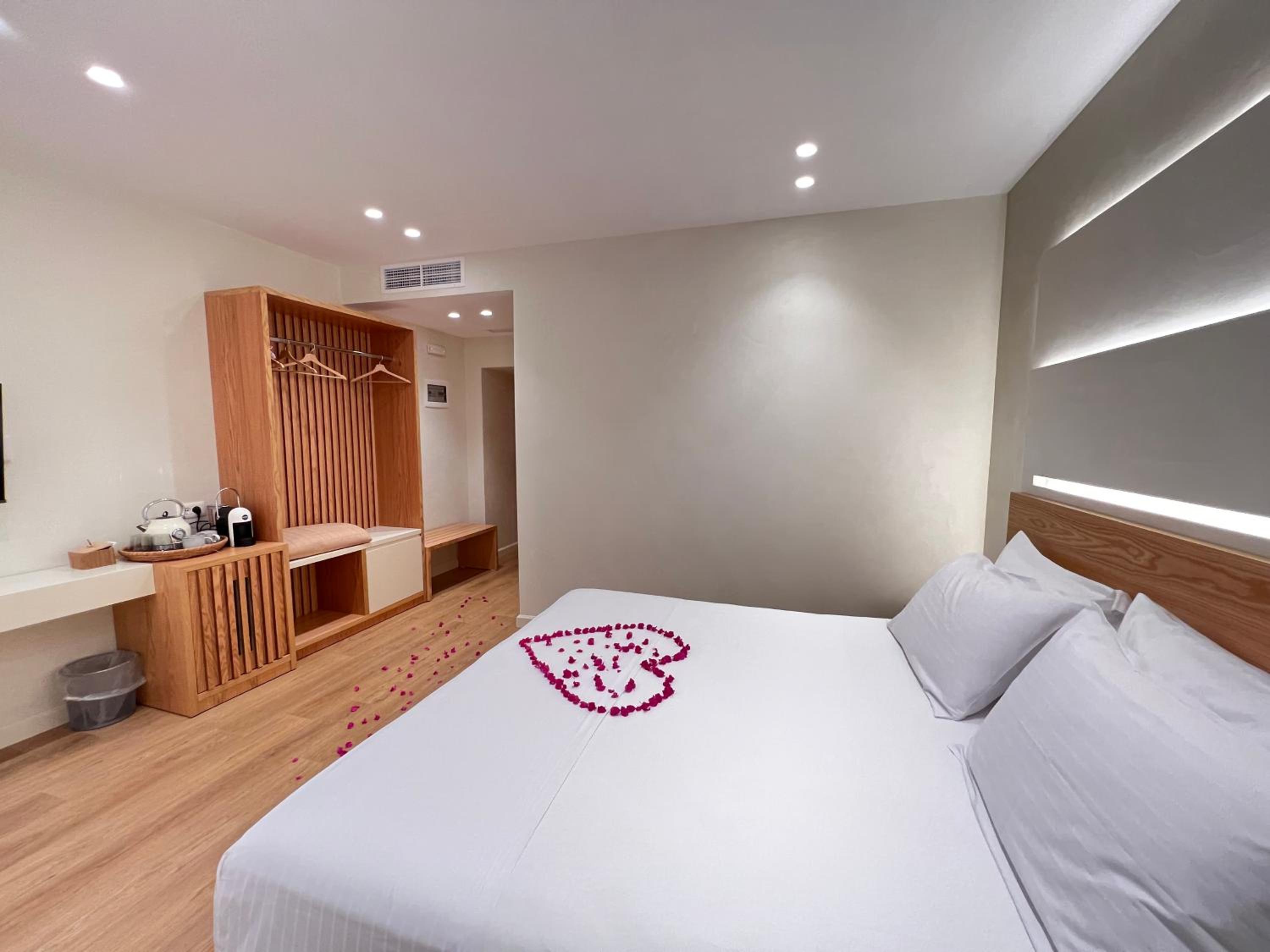 Elpis Guest House