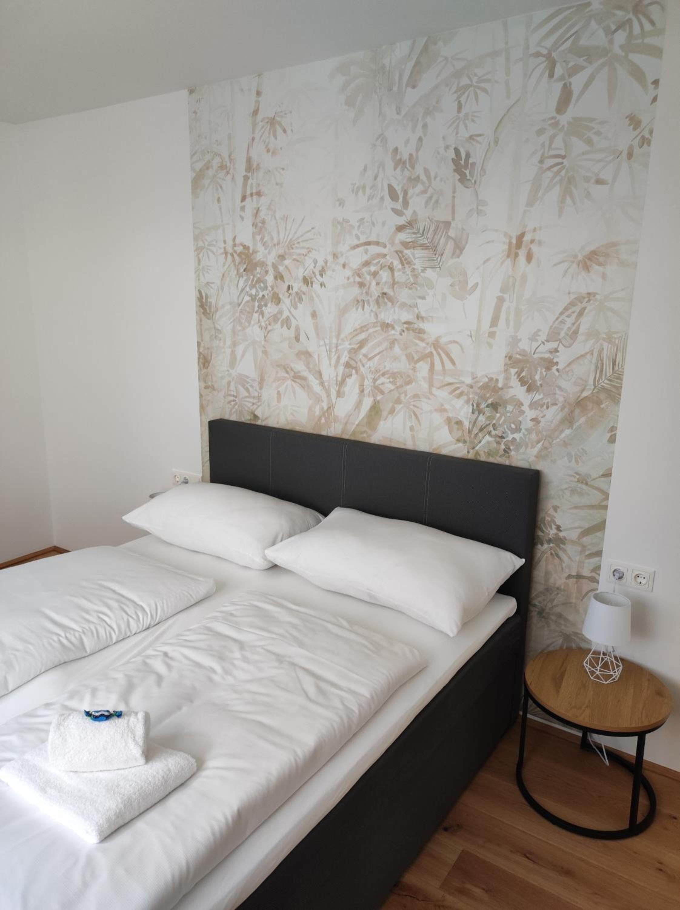 Roksox-home Apartment gegenüber der Uno-City und Kaiserwasser