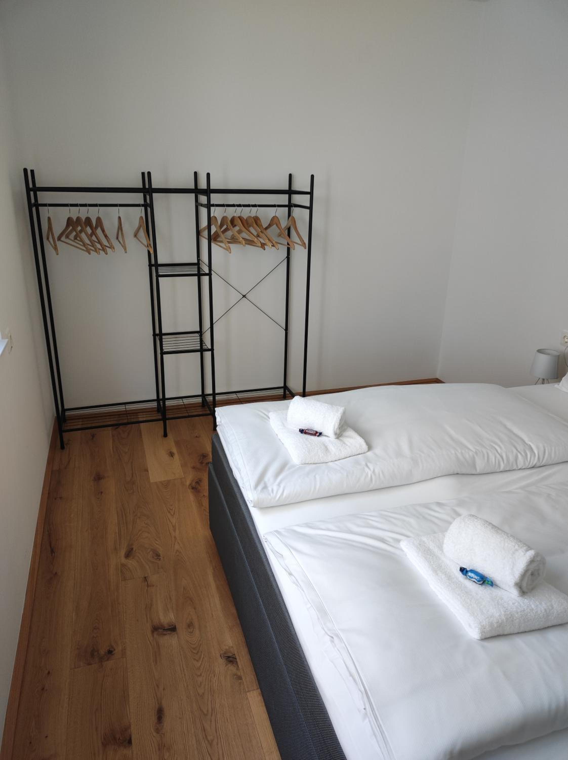 Roksox-home Apartment gegenüber der Uno-City und Kaiserwasser