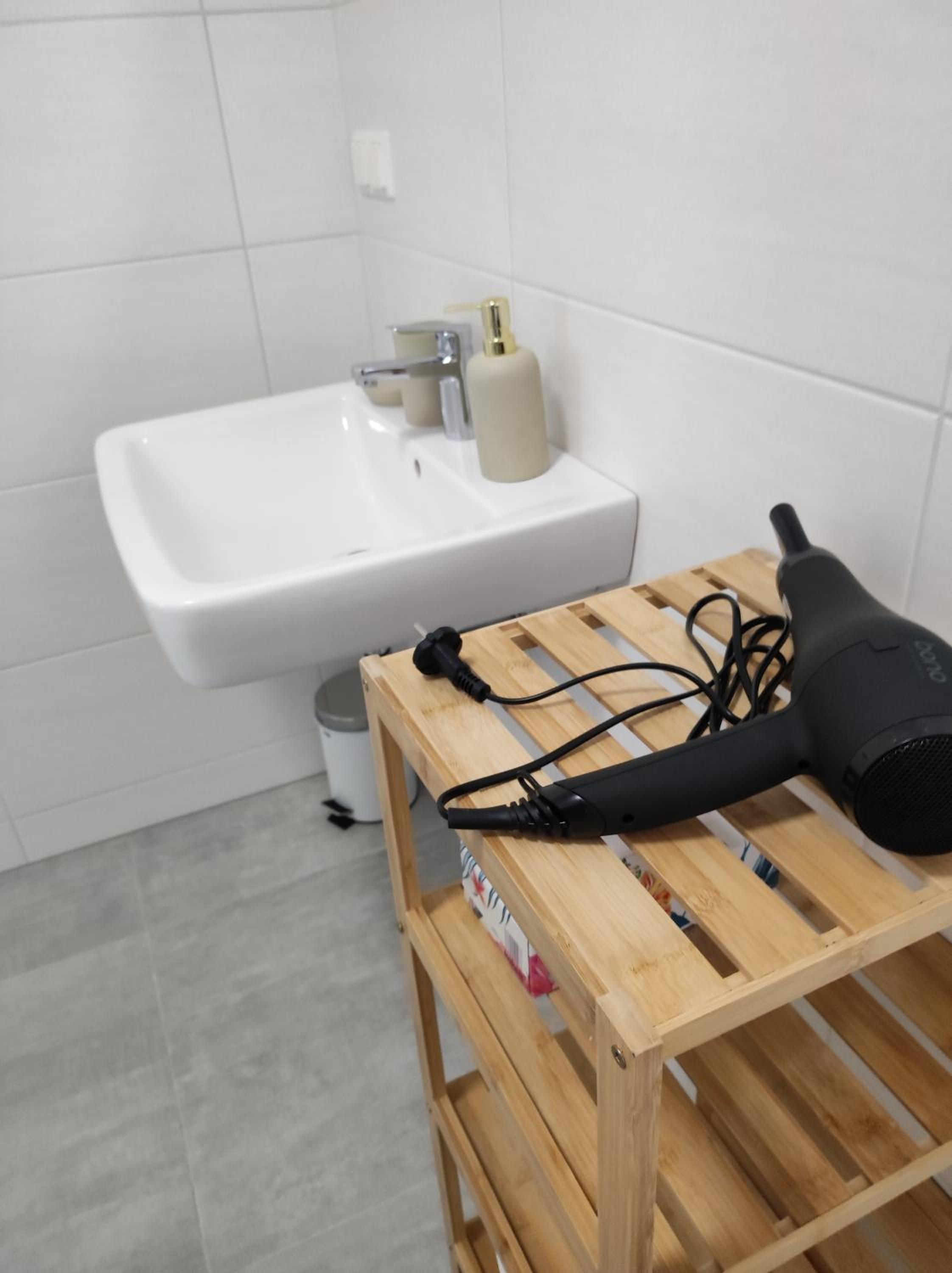 Roksox-home Apartment gegenüber der Uno-City und Kaiserwasser