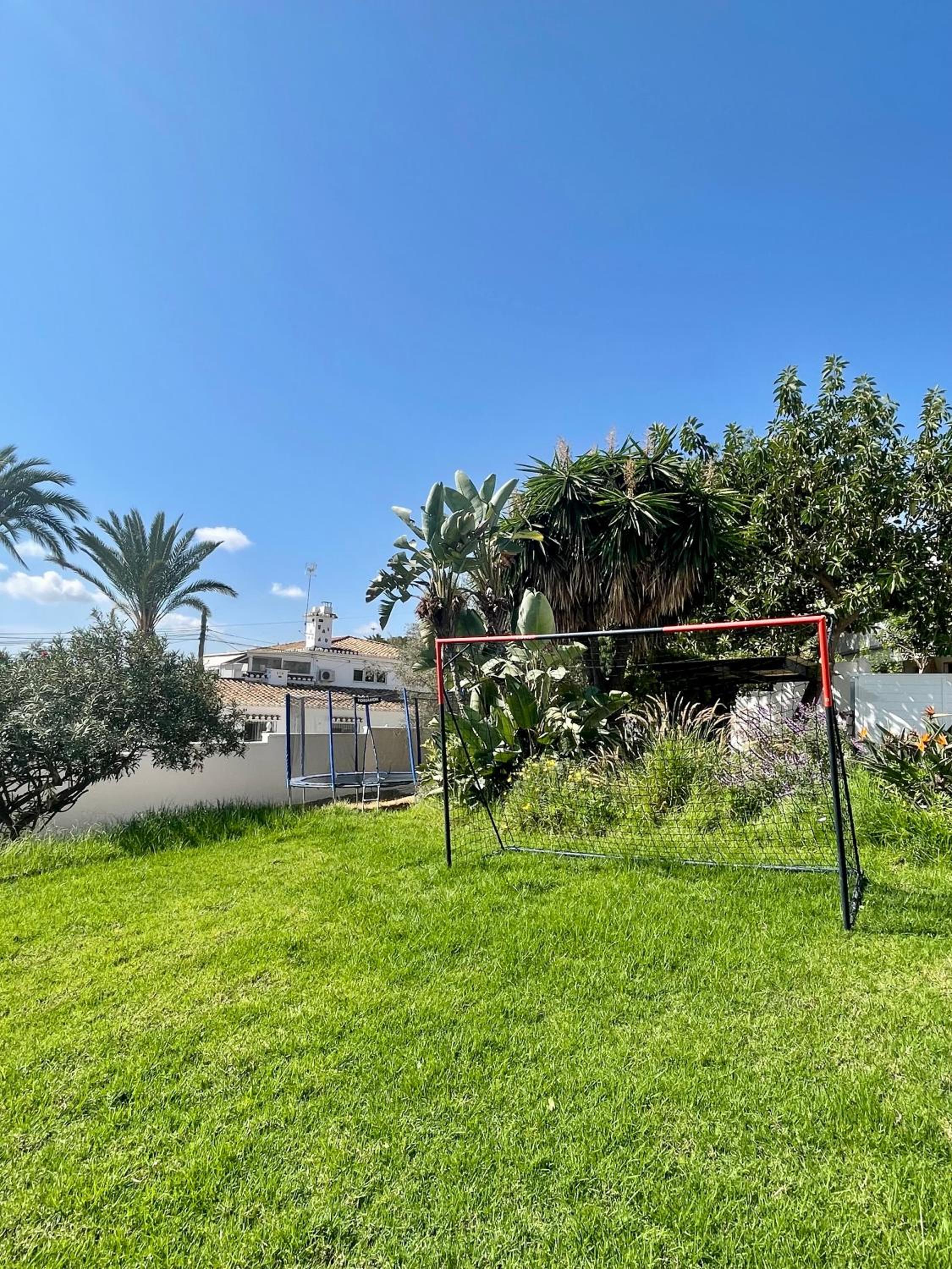 Private & charming self-contained apartment on beautiful Villa