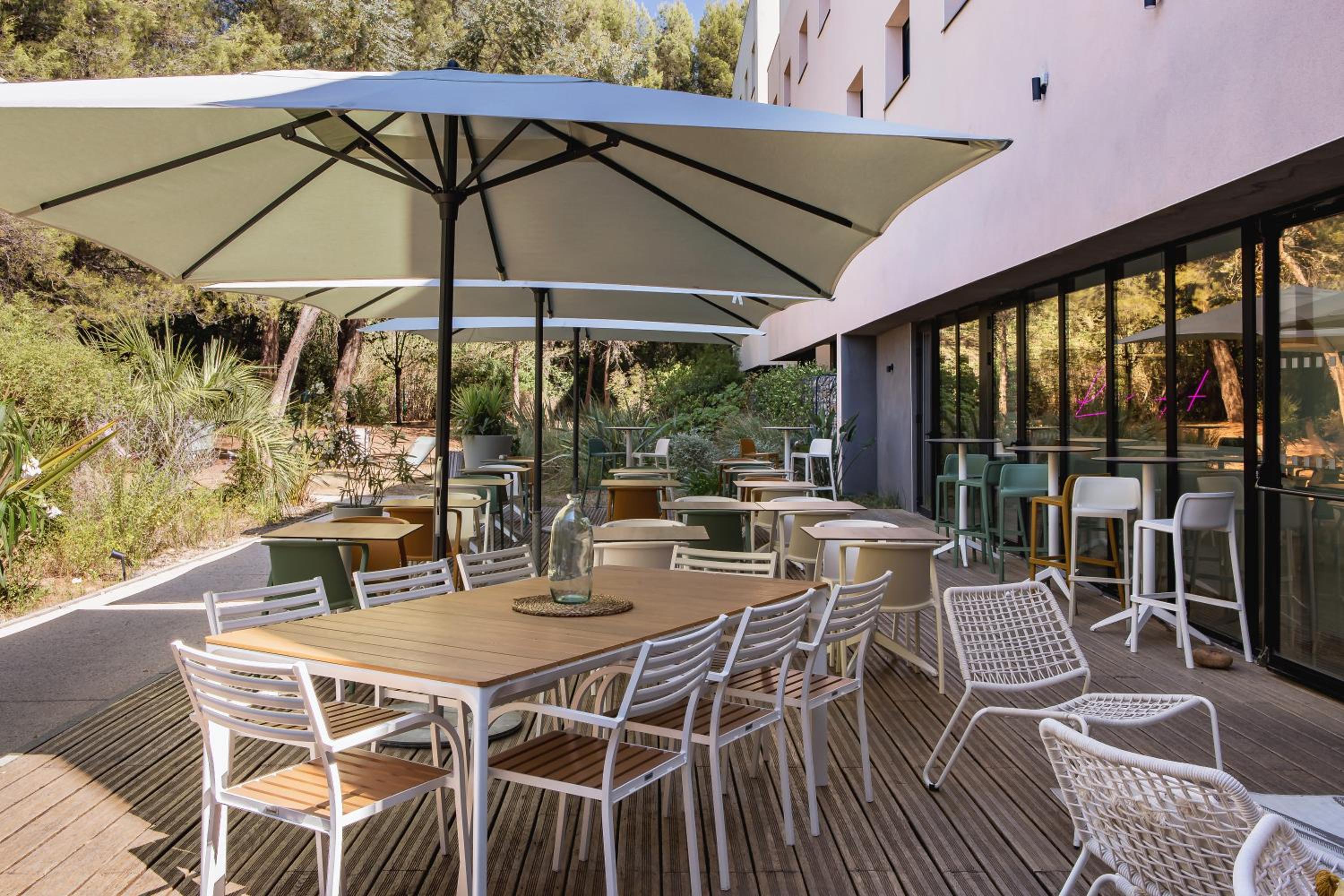 Vitrolles Vacations - Holiday Inn - Marseille Airport, an IHG Hotel - Property Image 3