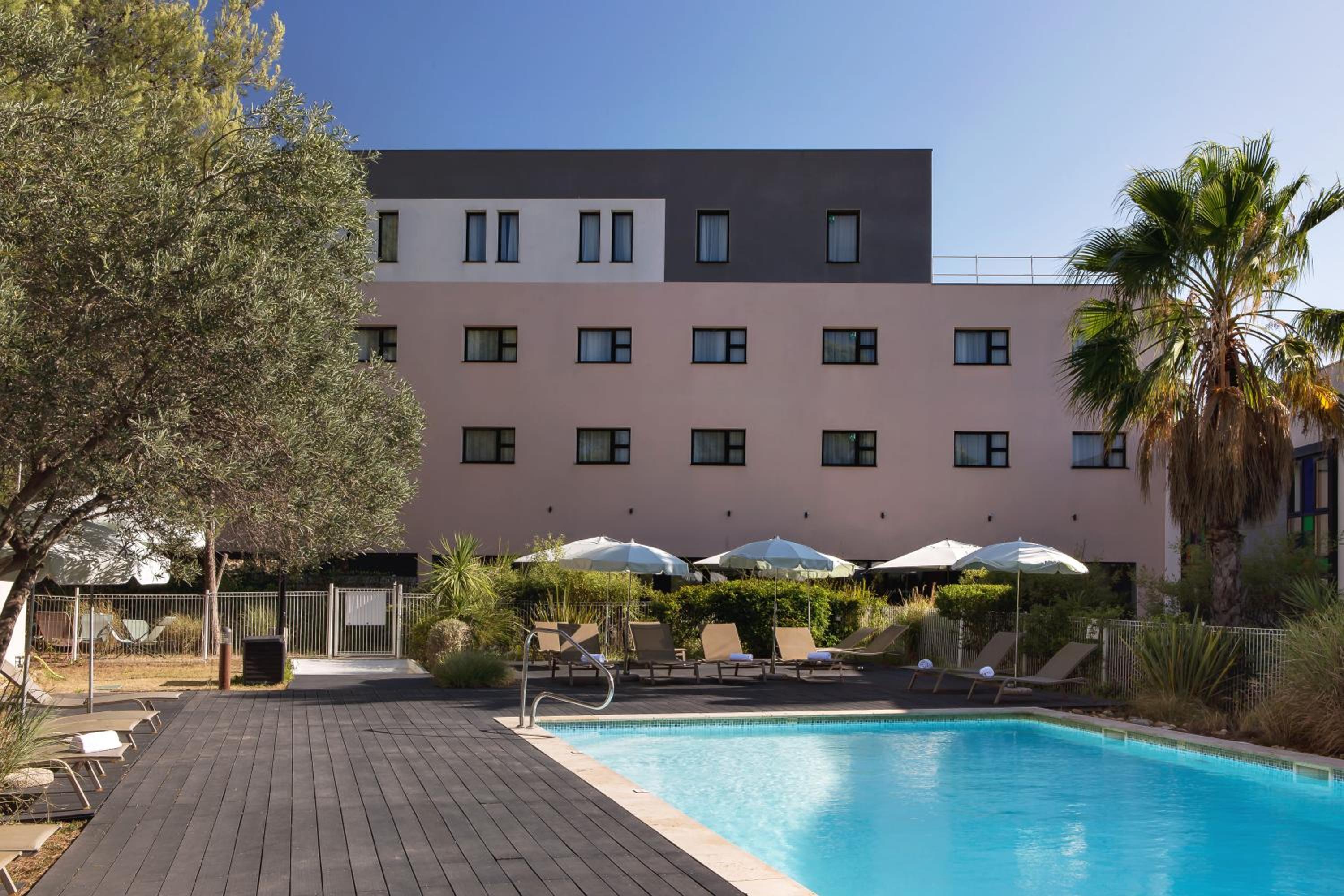 Vitrolles Vacations - Holiday Inn - Marseille Airport, an IHG Hotel - Property Image 9