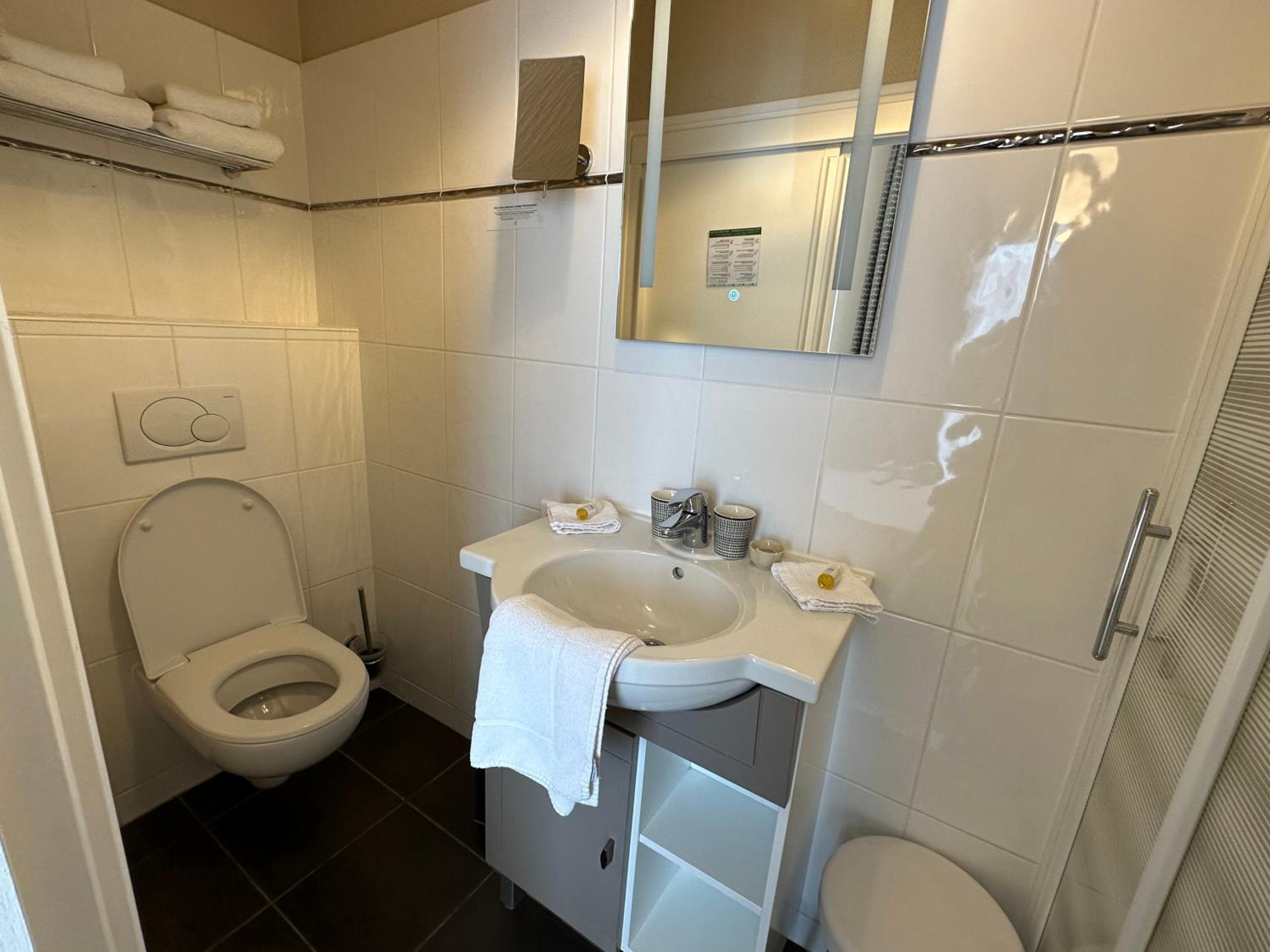 Hotel des Pins - Property Image 21