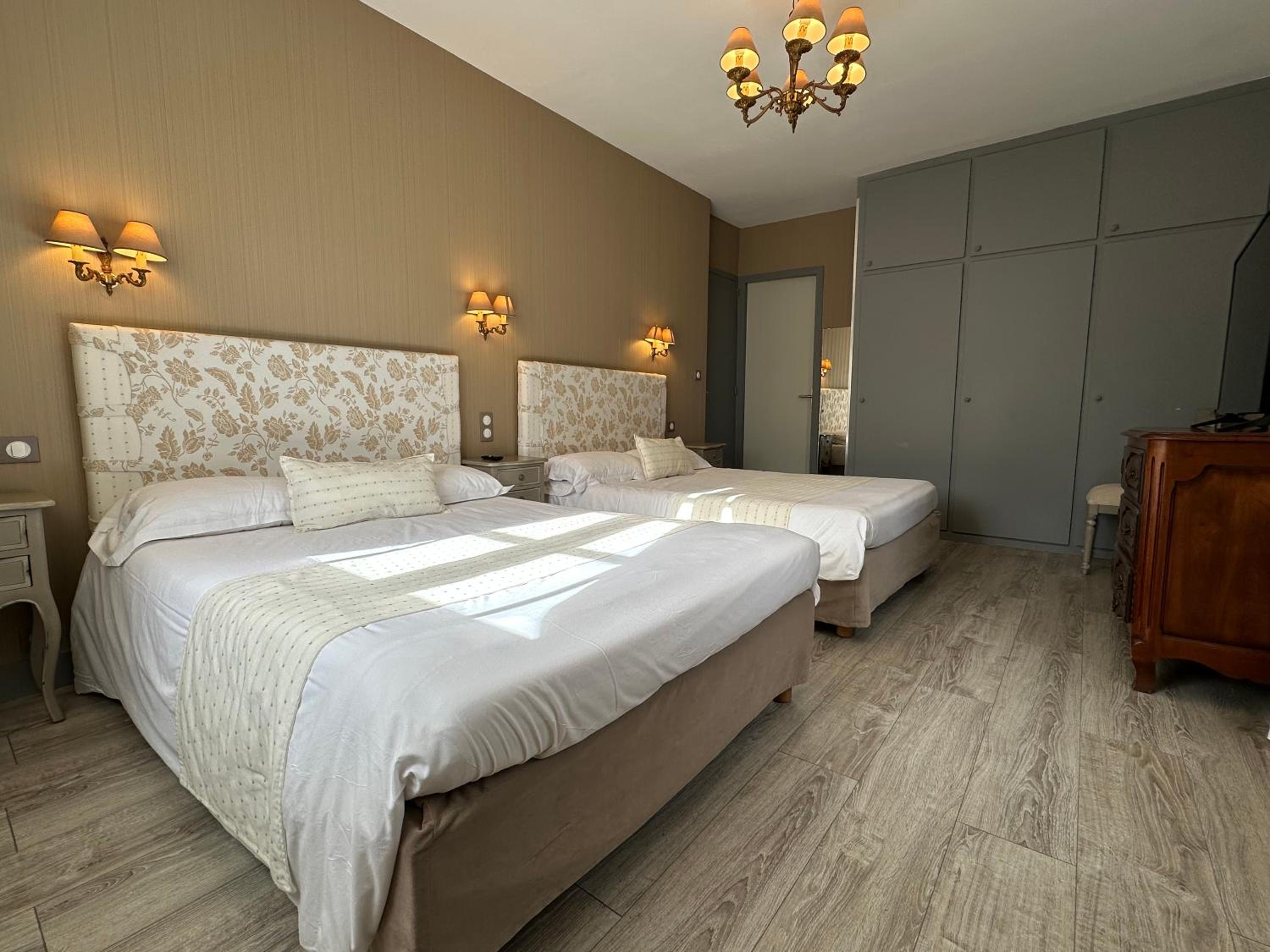 Hotel des Pins - Property Image 25