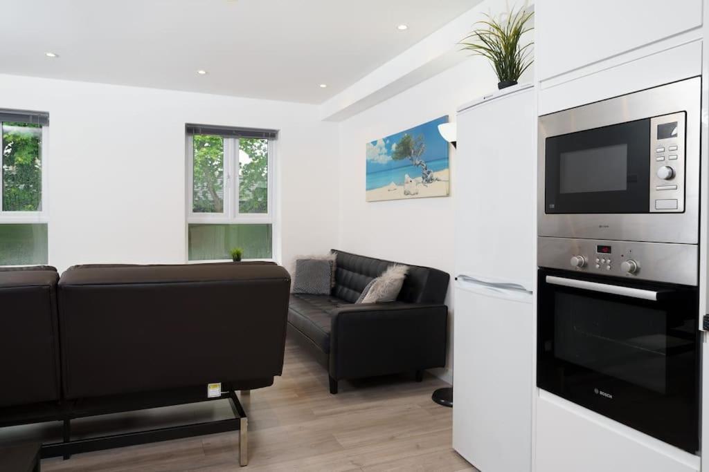 Lovely 3 Bed Flat in a Great Location in London