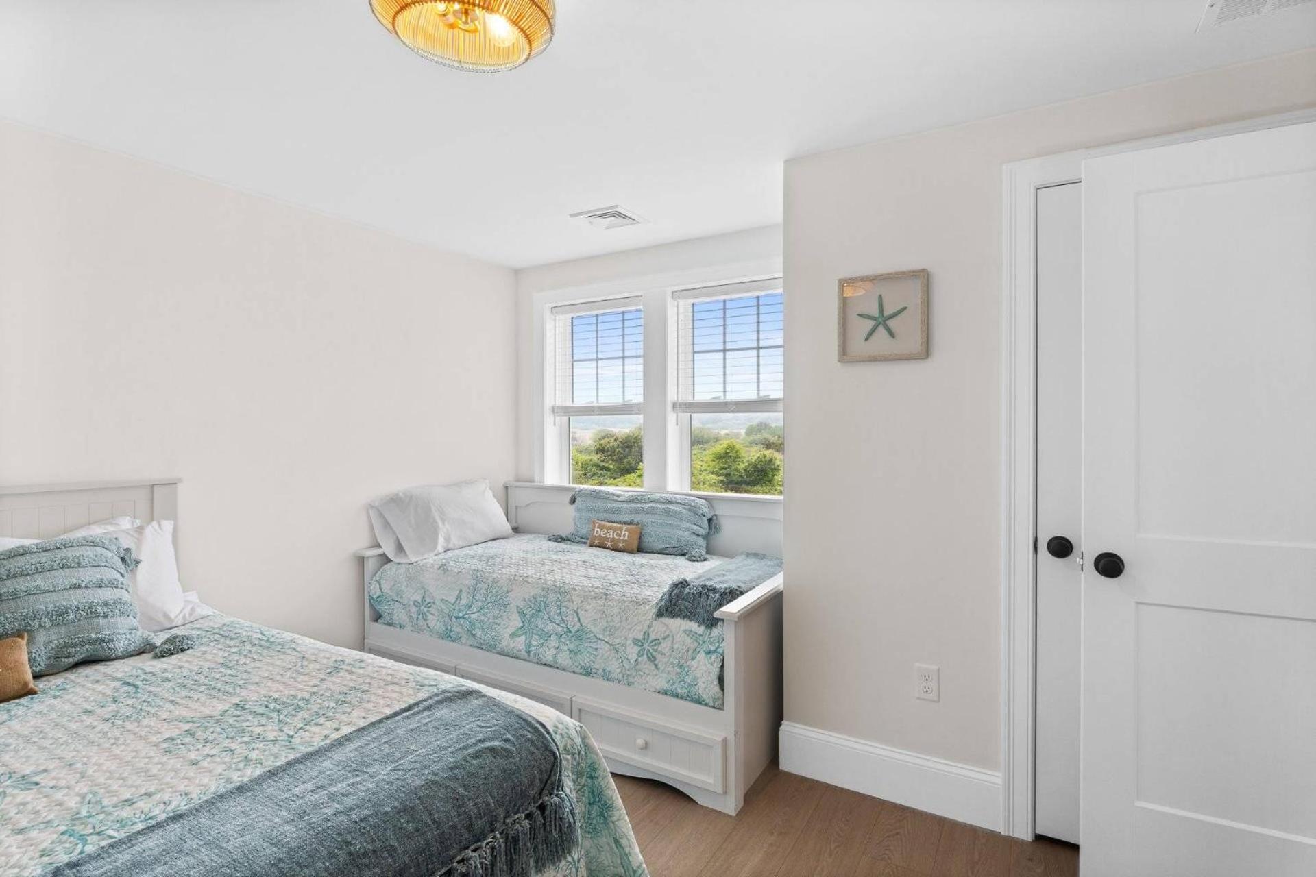 Sandy Clydesdale: Sagamore Beach Sandwich view 4
