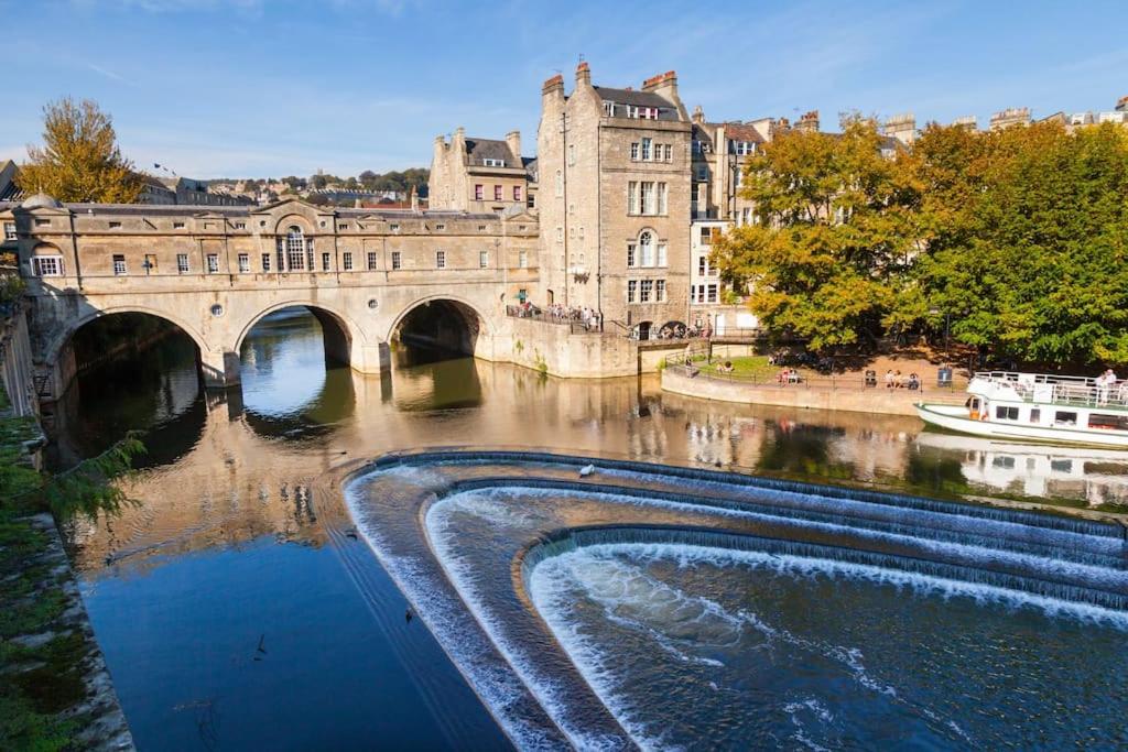 Pure B - Welcoming Bath City 3 Bed House Free Parking & Wifi view 2