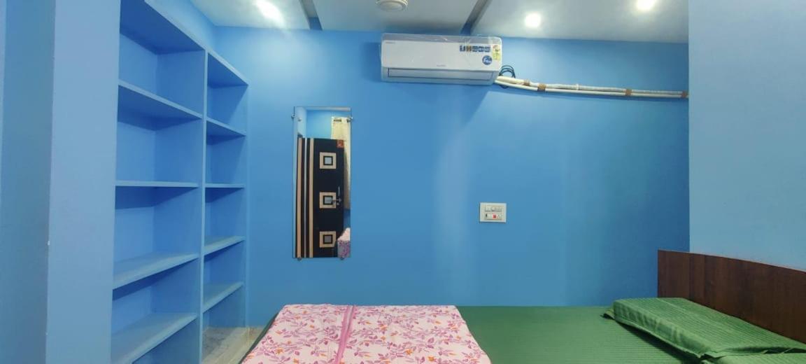RUSHITHA HOME STAY-AC Rooms-FREE WIFI-FLAT TV- KITCHEN-DOOR SERVICE-NEAR TO ALIPIRI view 3