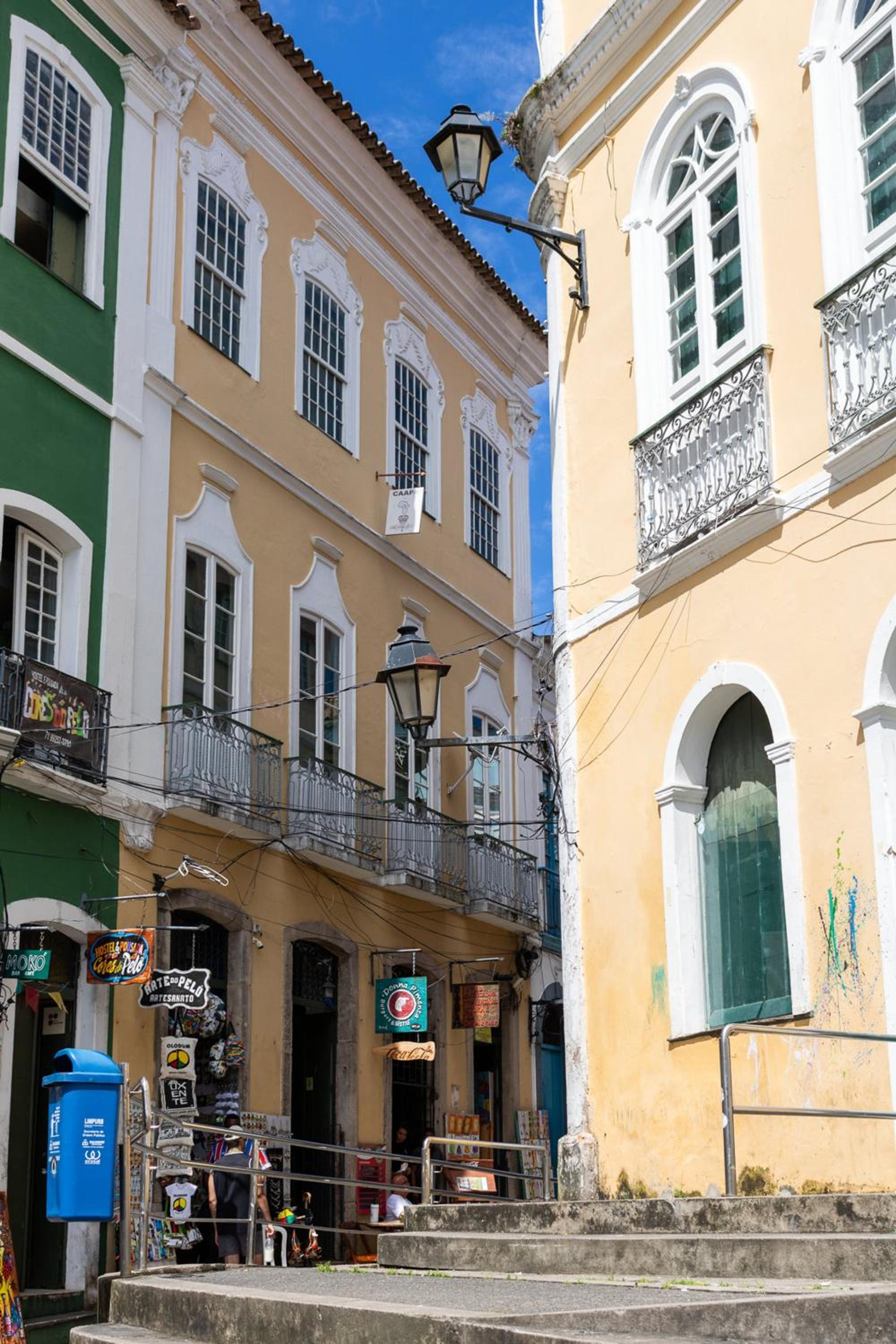 Experiência Autêntica no Pelourinho - Studio em Casarão Histórico até 6 hóspedes