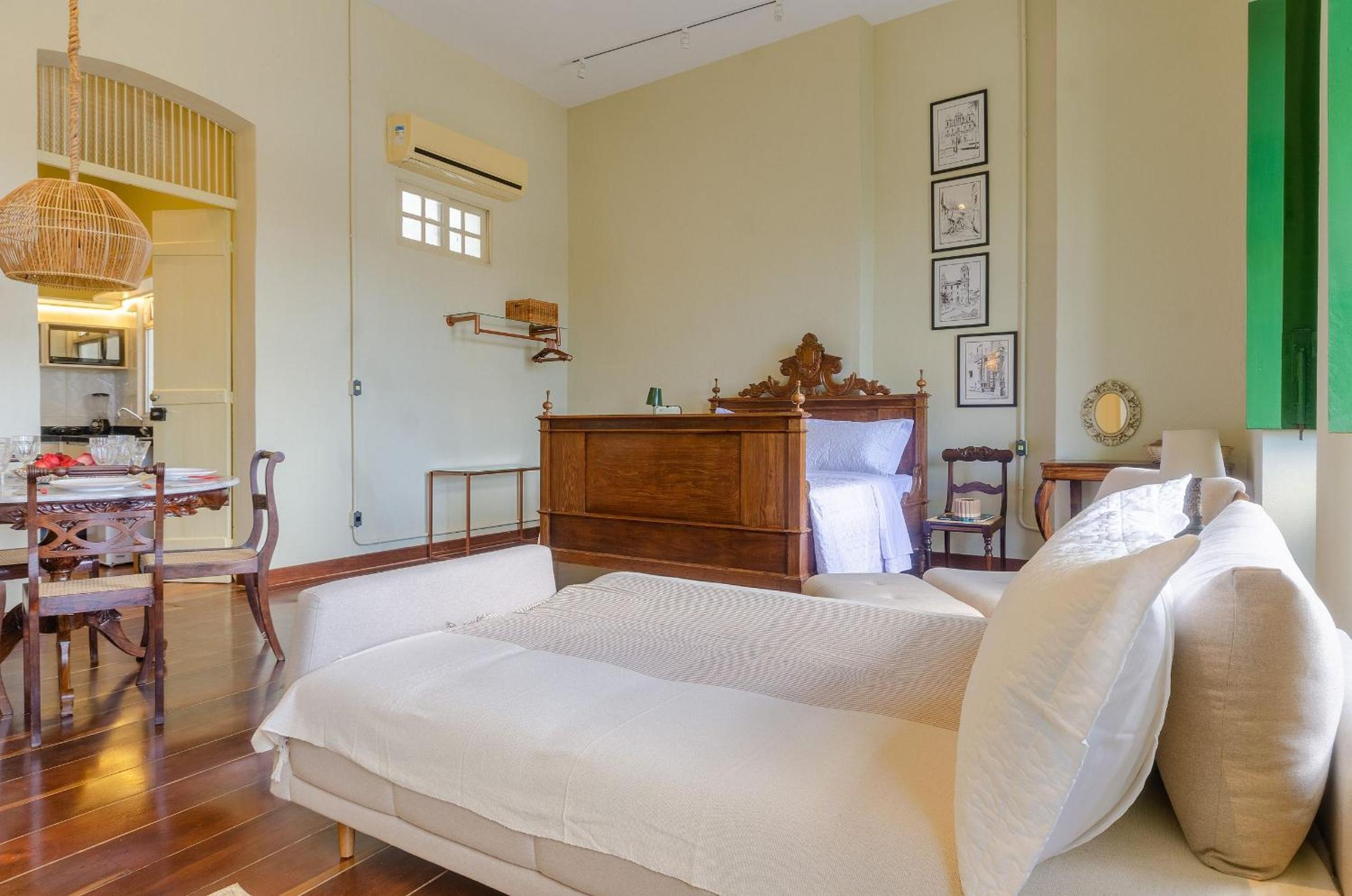 Experiência Autêntica no Pelourinho - Studio em Casarão Histórico até 6 hóspedes