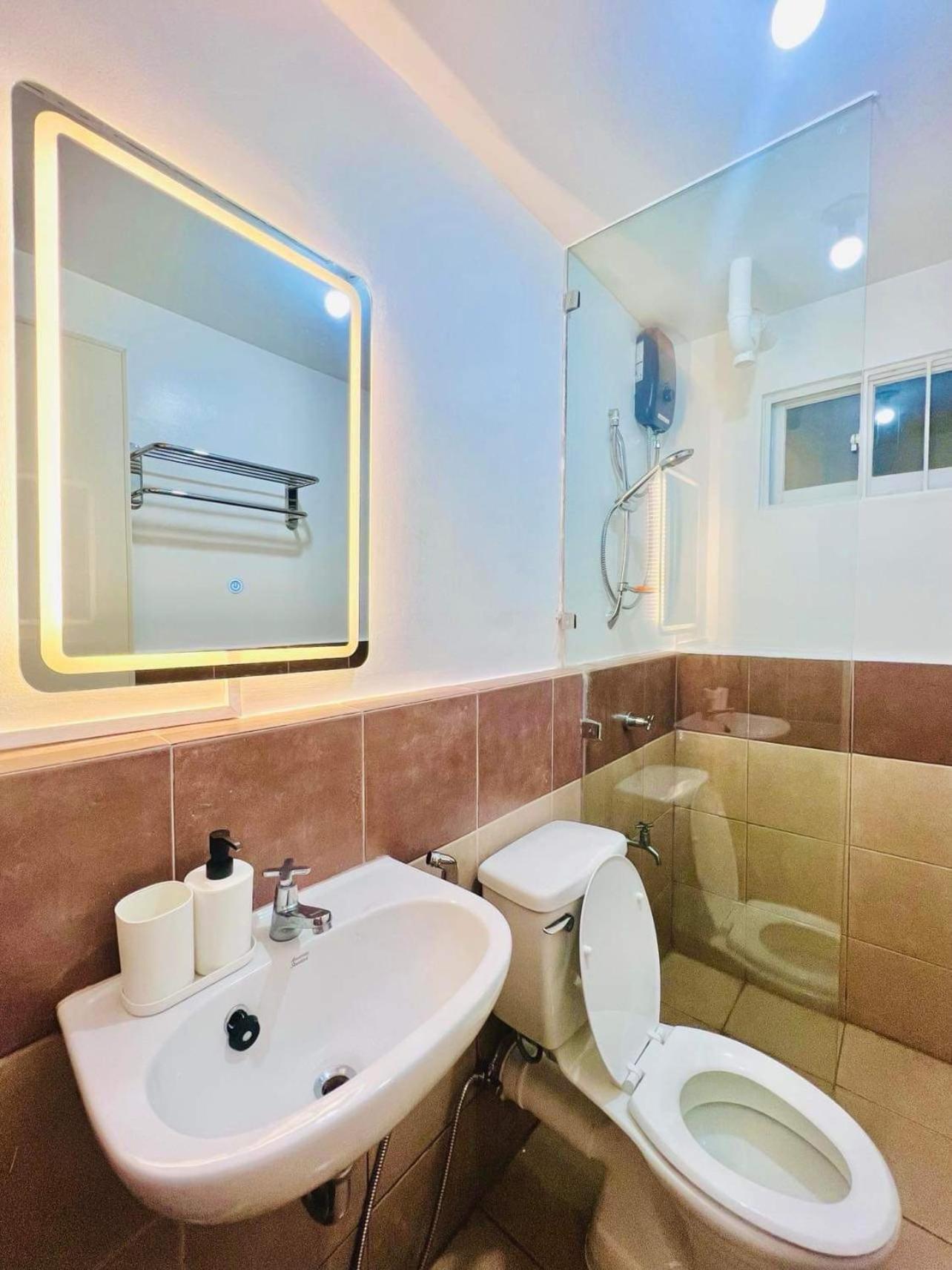 Adi Hideaway Staycation at Arezzo Place Davao view 3