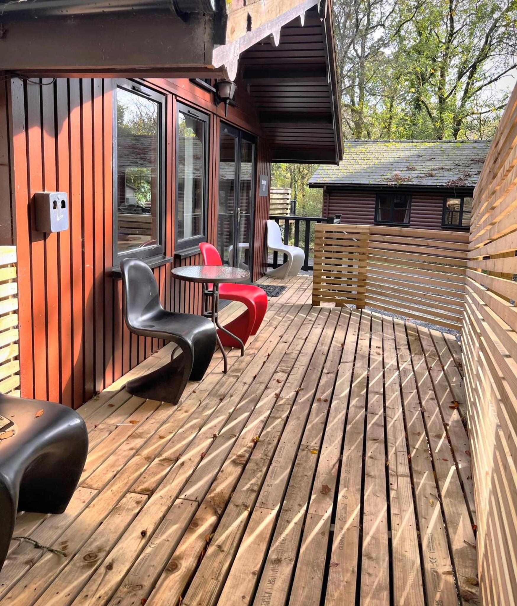 Hotel Snowdrop 13-hot Tub-woodlandlodges-carmarthenshire