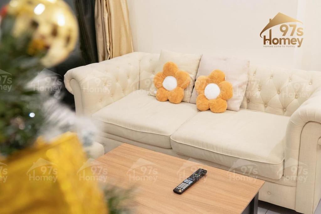 Căn hộ Vinhome cao cấp view Land mark có netflix máy chiếu và bồn tắm
