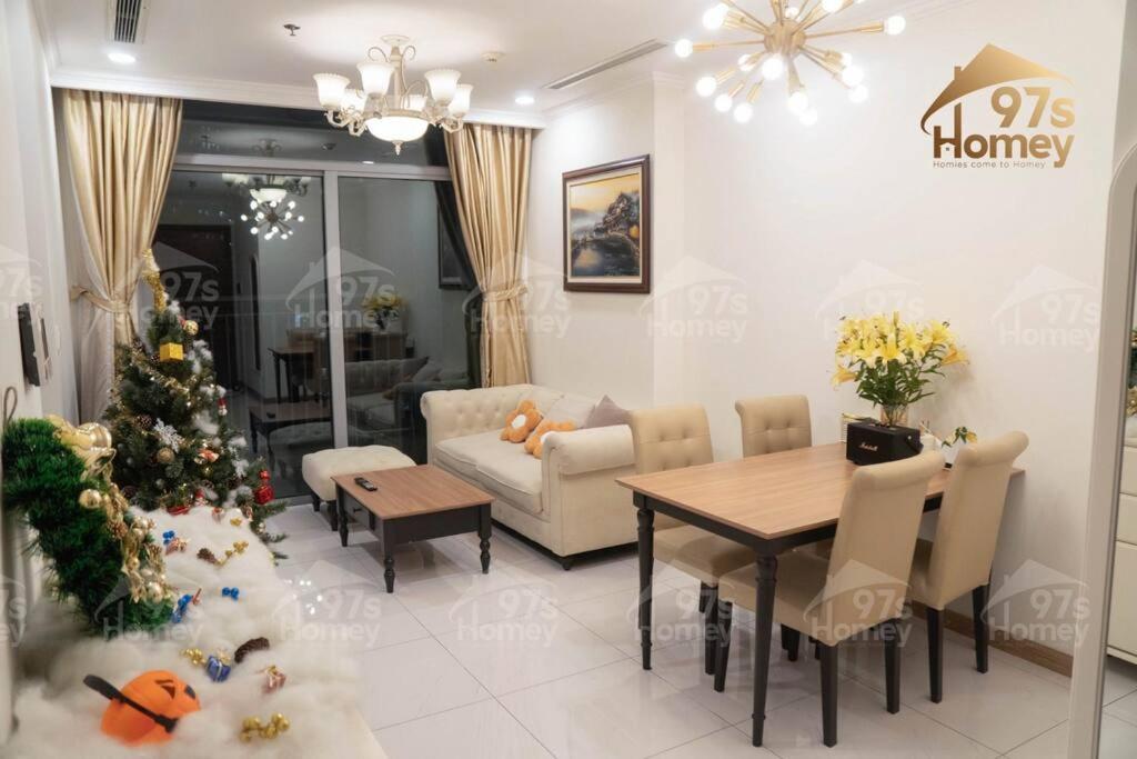 Căn hộ Vinhome cao cấp view Land mark có netflix máy chiếu và bồn tắm