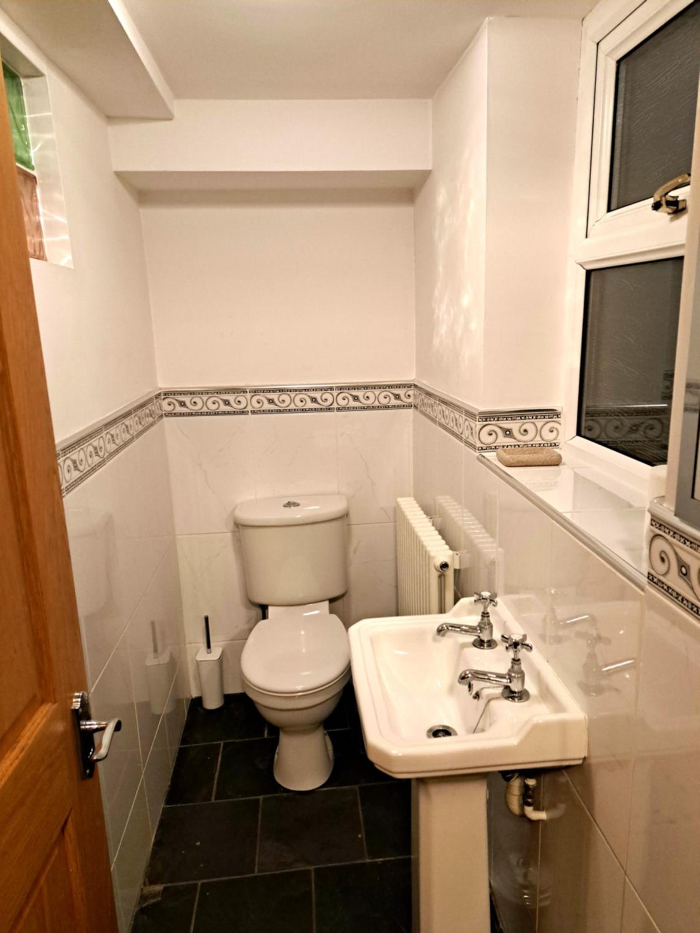 Rose Cottage Trecynon Traditional 2 bed cottage Zip World Beacons Bike