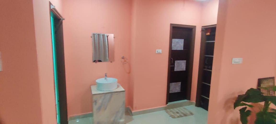 RUSHITHA HOME STAY-AC Rooms-FREE WIFI-FLAT TV- KITCHEN-DOOR SERVICE-NEAR TO ALIPIRI view 4