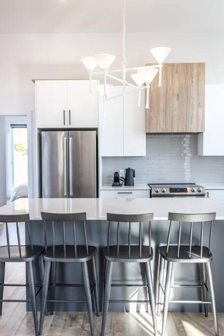 NEW Family Chalet for 12 people and Spa Mont Tremblant