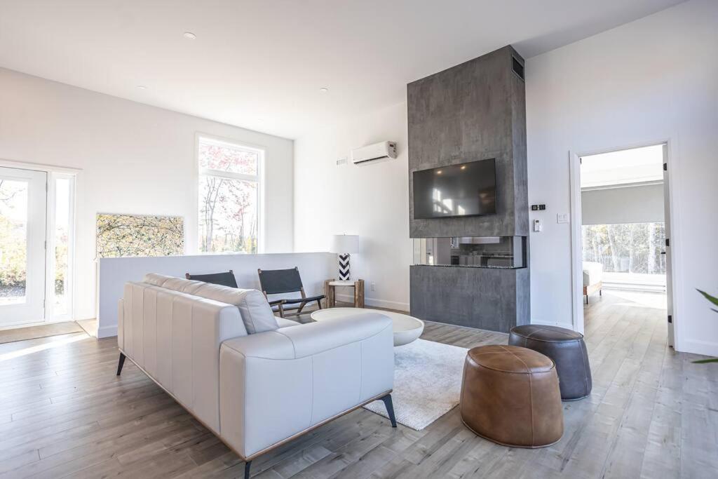NEW Family Chalet for 12 people and Spa Mont Tremblant