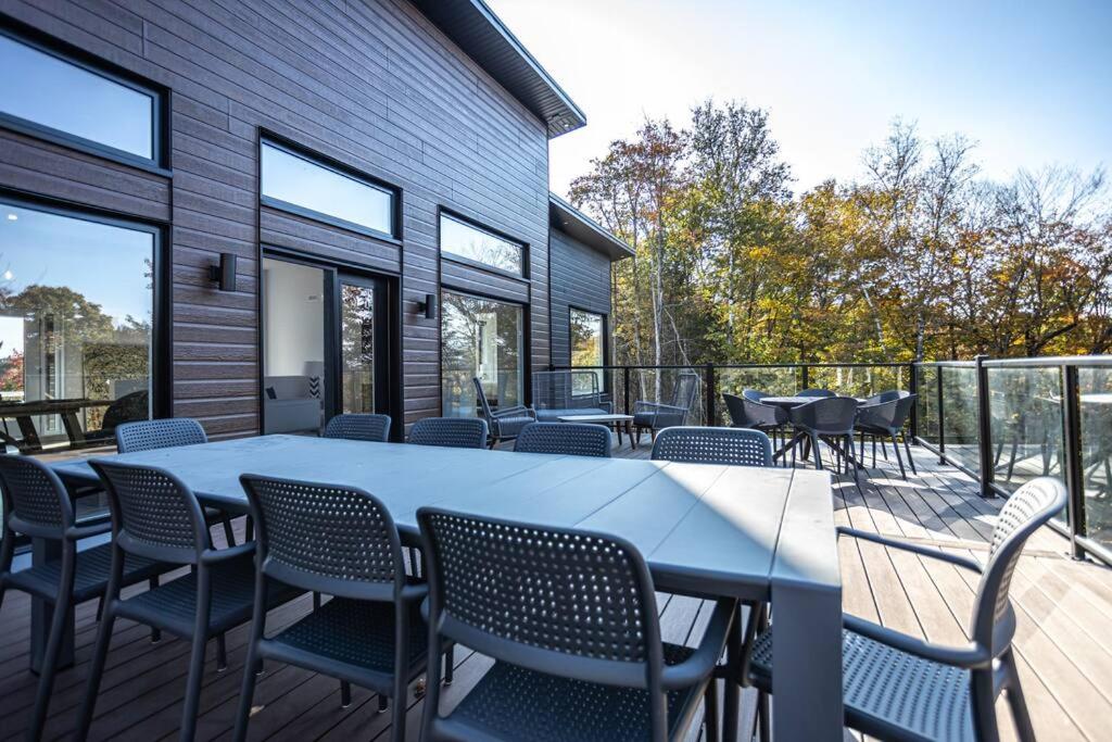 NEW Family Chalet for 12 people and Spa Mont Tremblant