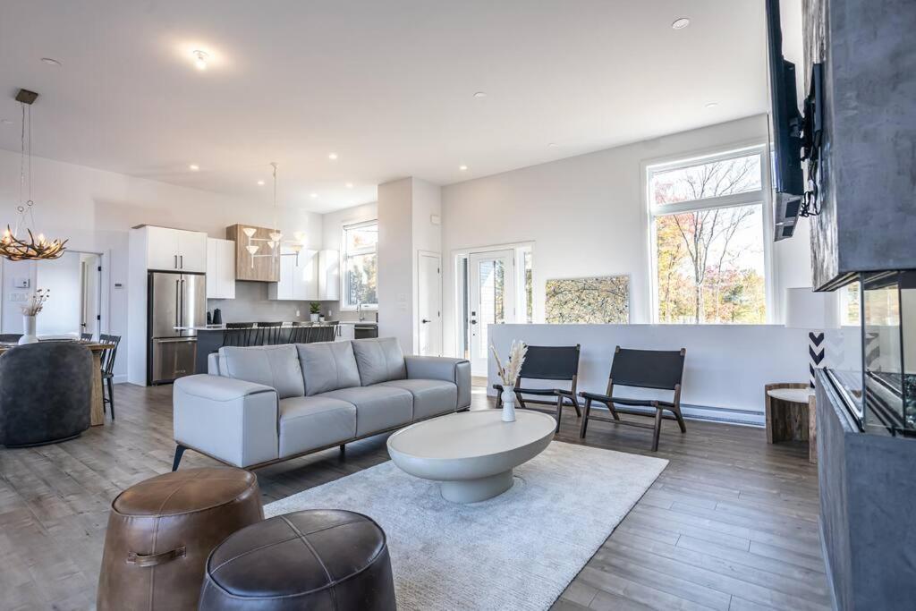 NEW Family Chalet for 12 people and Spa Mont Tremblant
