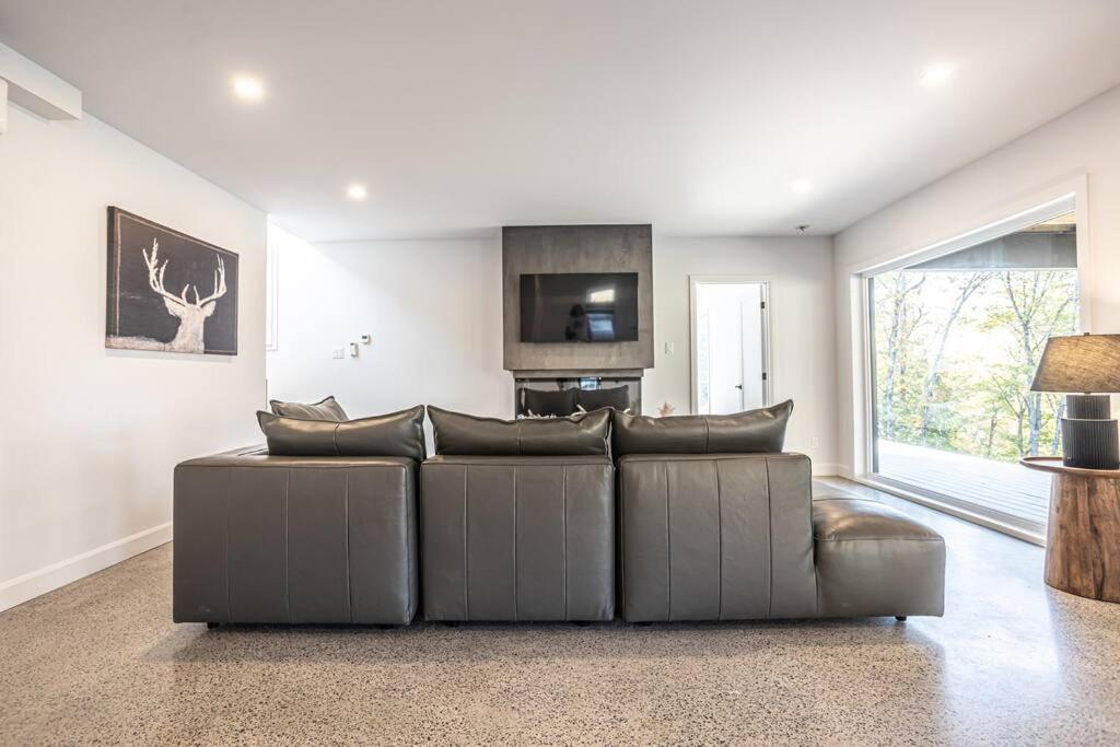 NEW Family Chalet for 12 people and Spa Mont Tremblant