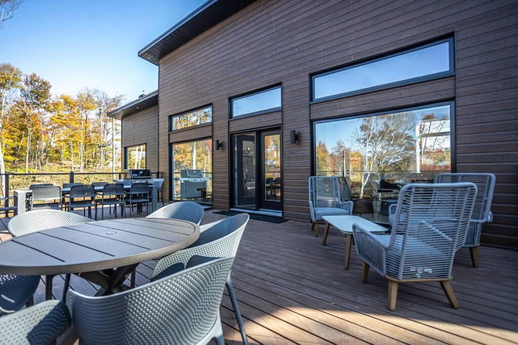 NEW Family Chalet for 12 people and Spa Mont Tremblant
