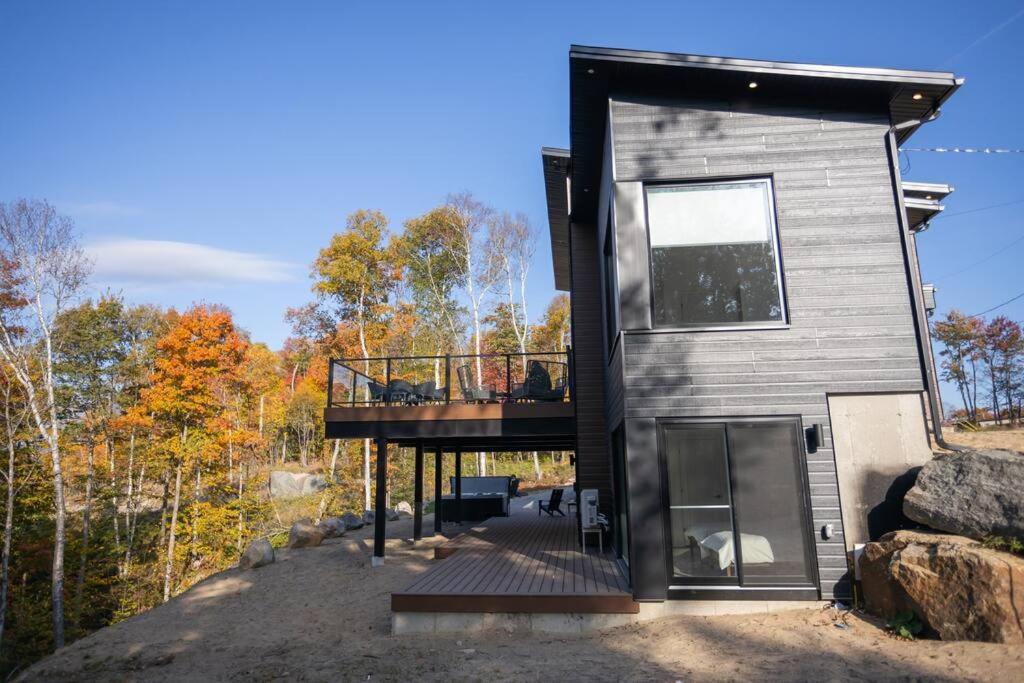 NEW Family Chalet for 12 people and Spa Mont Tremblant