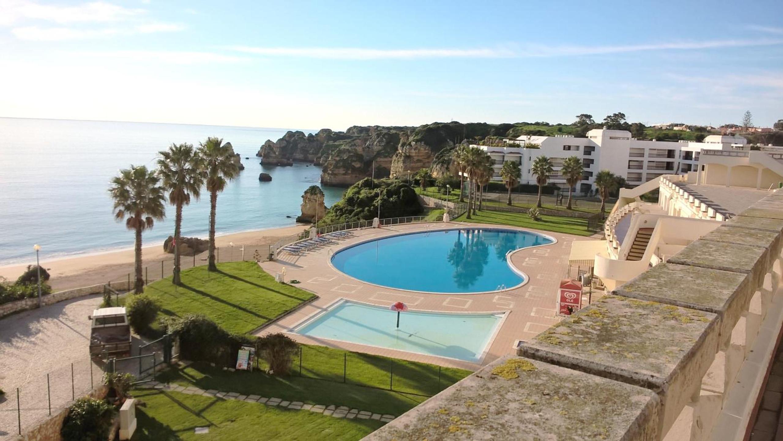 LGS61 T2 Luxuoso e terraco frente praia view 2