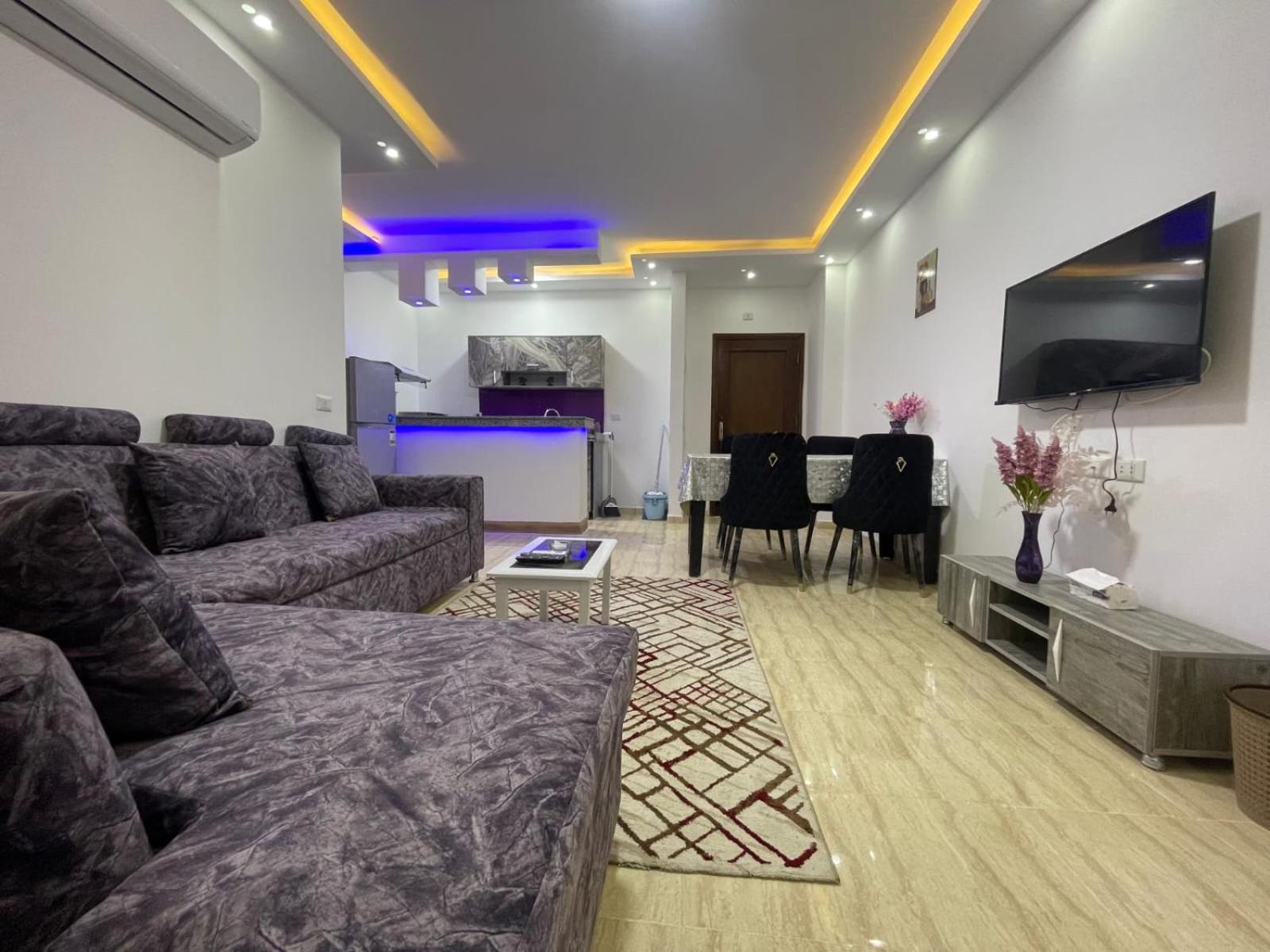 Sweet Couple Home