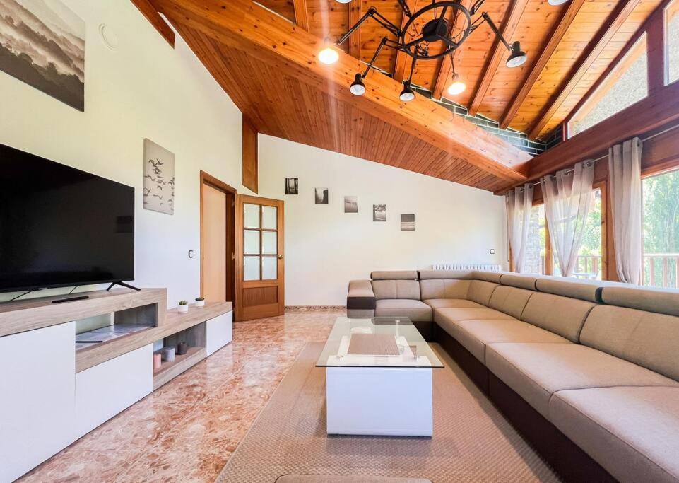 Barthe Holidays I Gran apartamento en el pueblo de Pal 8PAX I Terraza, Vistas al valle, Ideal para familias o grupo, Pet friendly I Rider