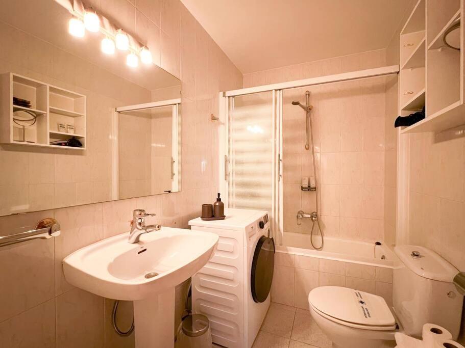 Barthe Holidays I Gran apartamento en el pueblo de Pal 8PAX I Terraza, Vistas al valle, Ideal para familias o grupo, Pet friendly I Rider