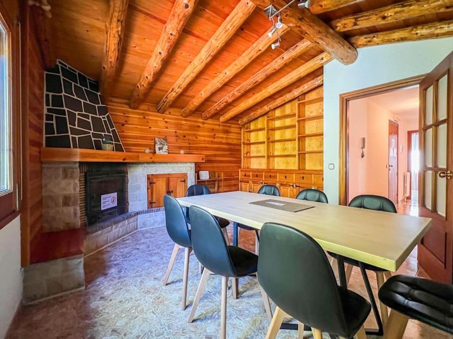 Barthe Holidays I Gran apartamento en el pueblo de Pal 8PAX I Terraza, Vistas al valle, Ideal para familias o grupo, Pet friendly I Rider