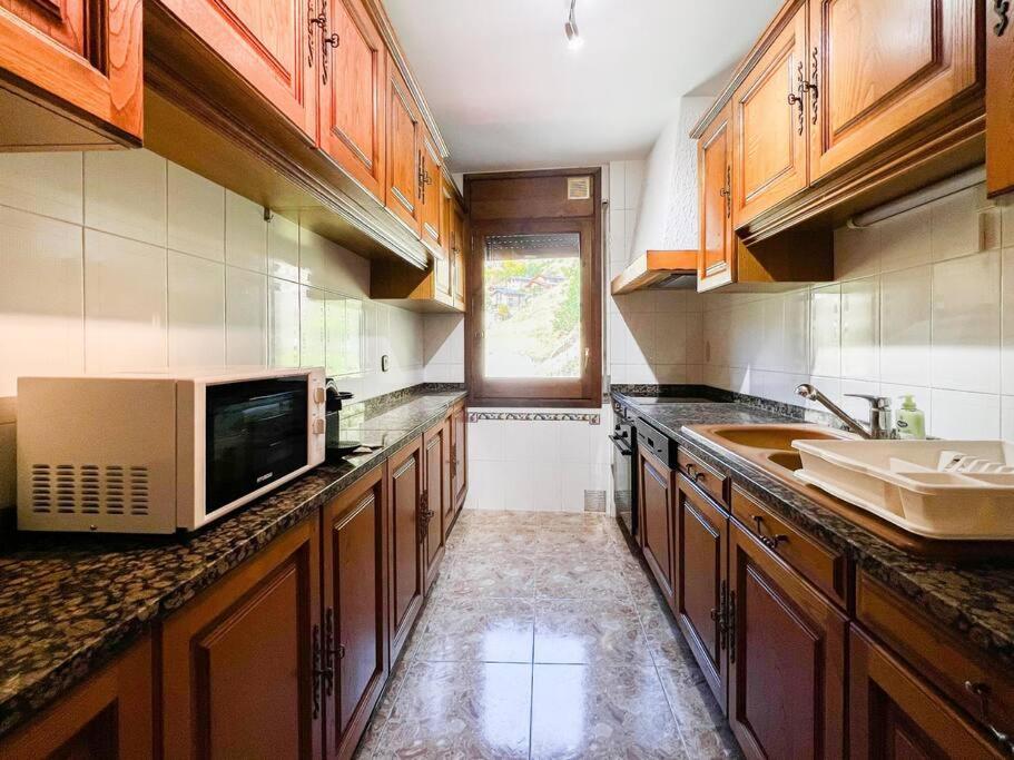 Barthe Holidays I Gran apartamento en el pueblo de Pal 8PAX I Terraza, Vistas al valle, Ideal para familias o grupo, Pet friendly I Rider