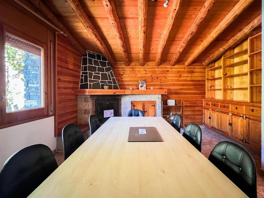 Barthe Holidays I Gran apartamento en el pueblo de Pal 8PAX I Terraza, Vistas al valle, Ideal para familias o grupo, Pet friendly I Rider