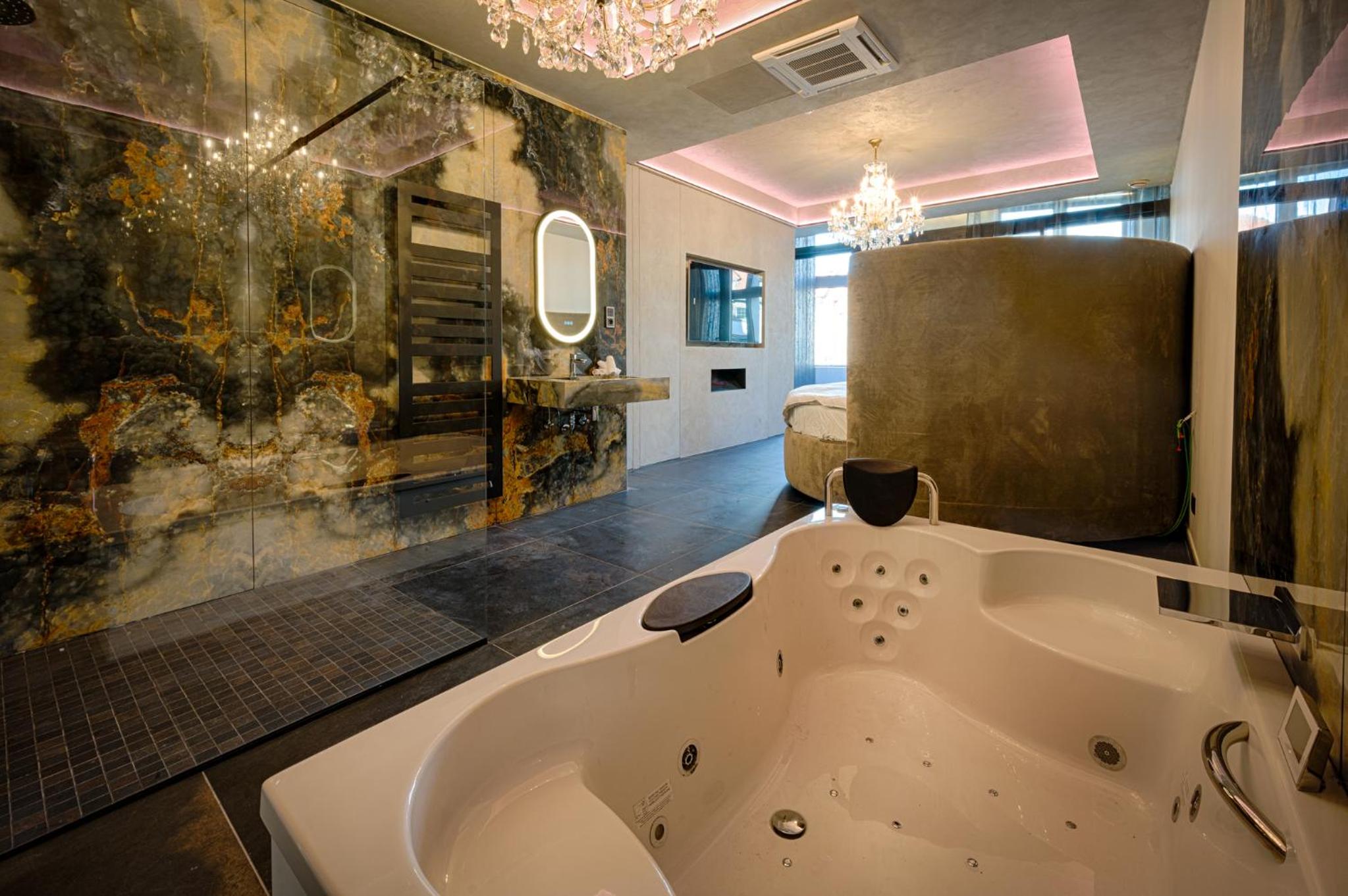 AGORA Tournai Wellness Suites Grand-Place