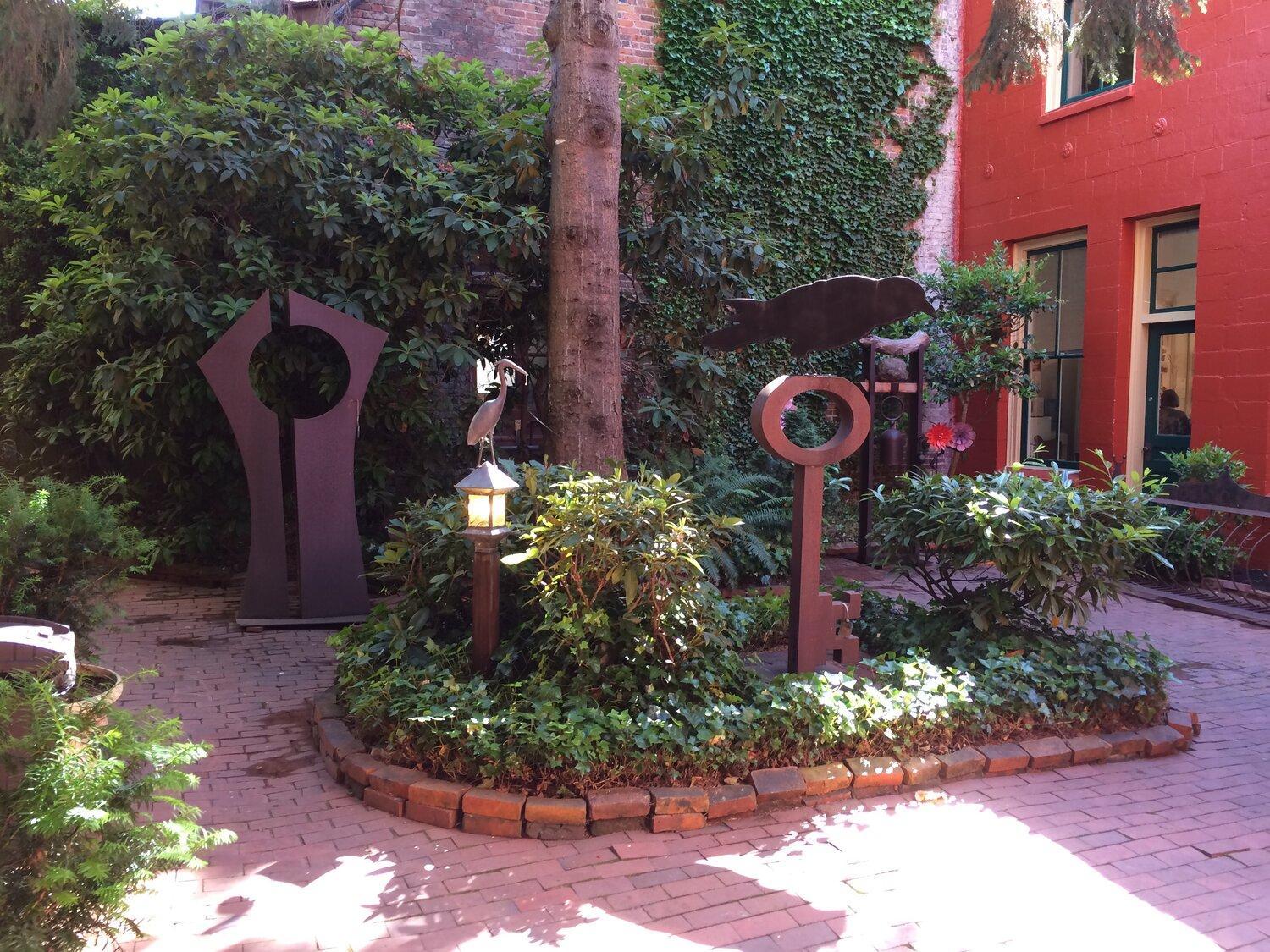 Hotel Planter