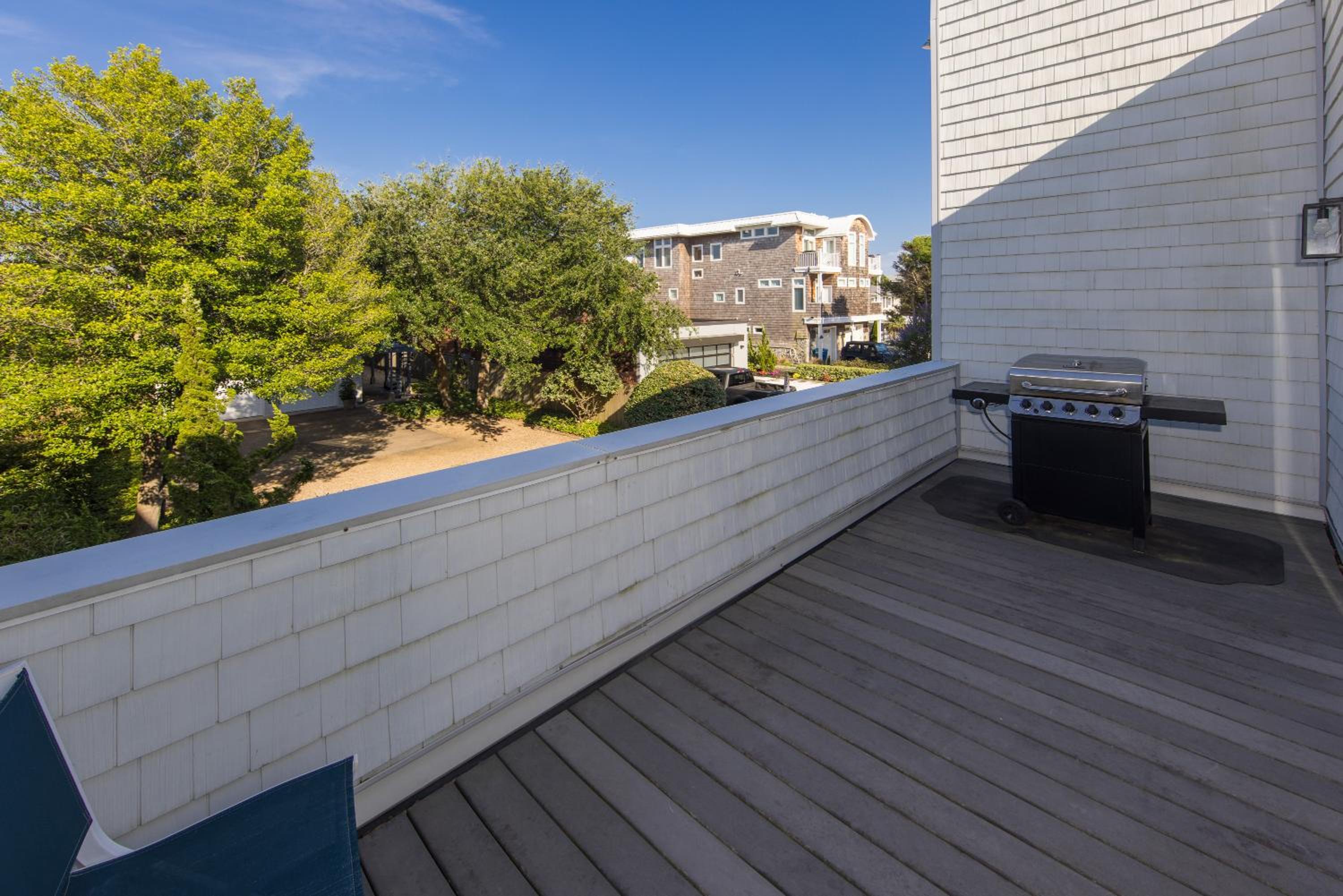 Fairbanks House with beach access just steps from your front door