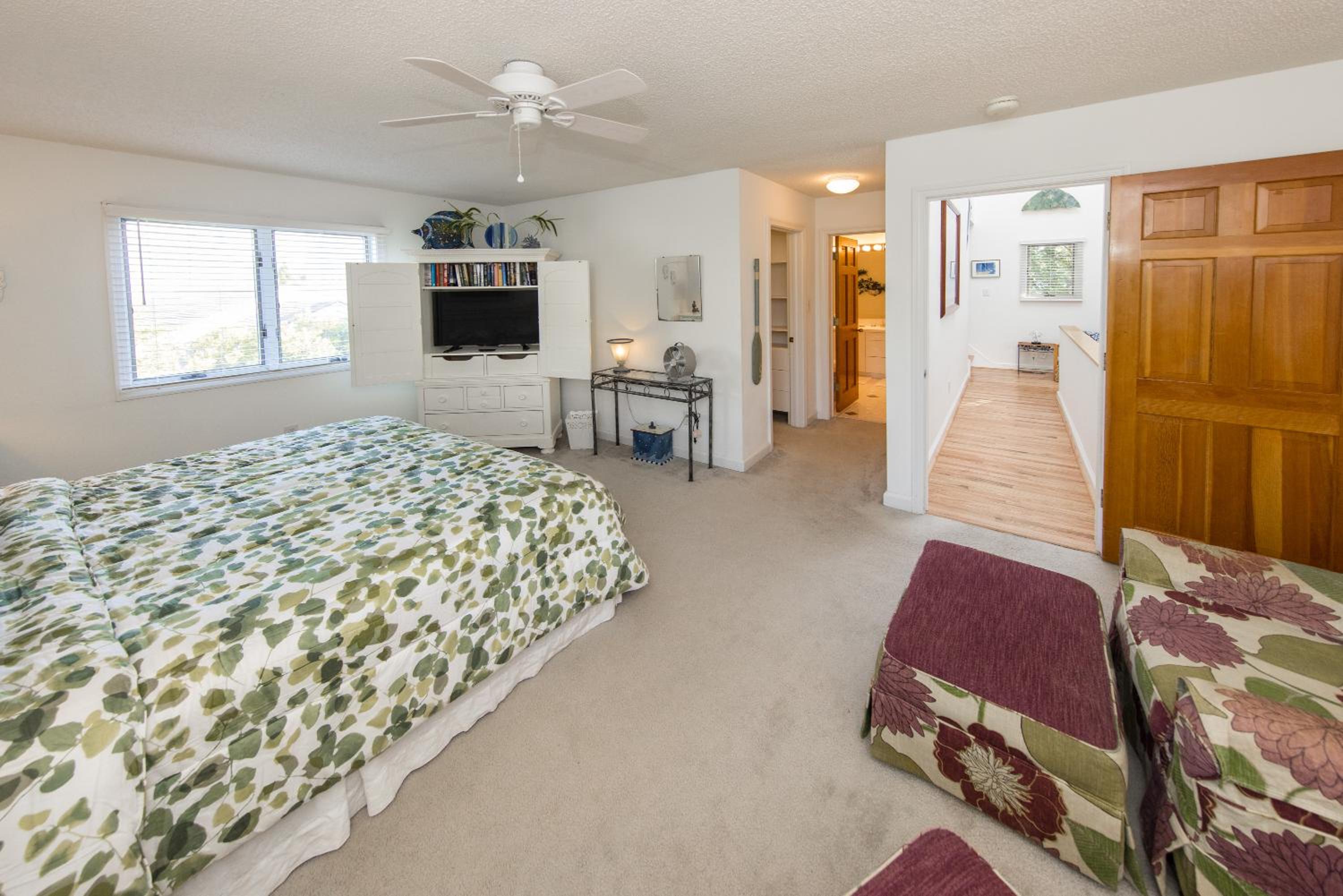 Fairbanks House with beach access just steps from your front door