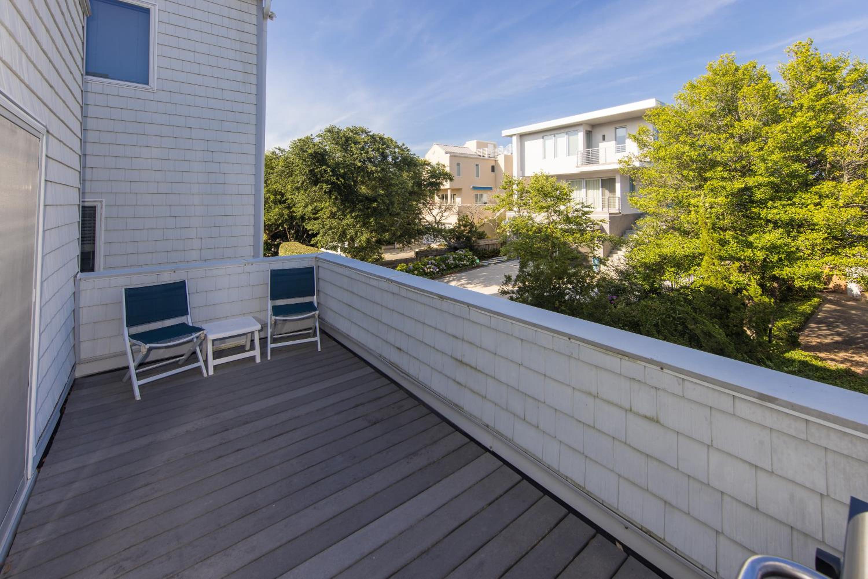 Fairbanks House with beach access just steps from your front door