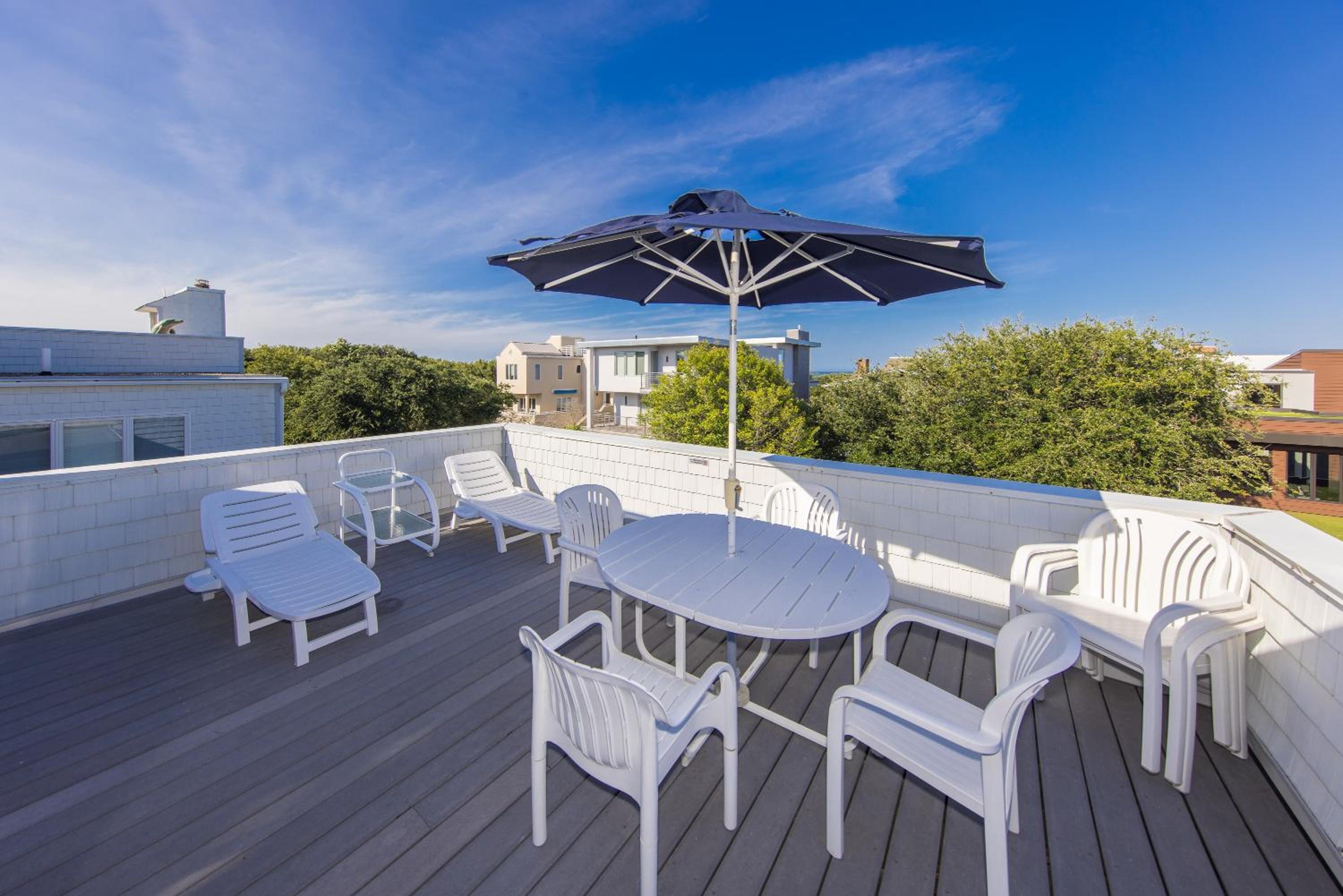 Fairbanks House with beach access just steps from your front door
