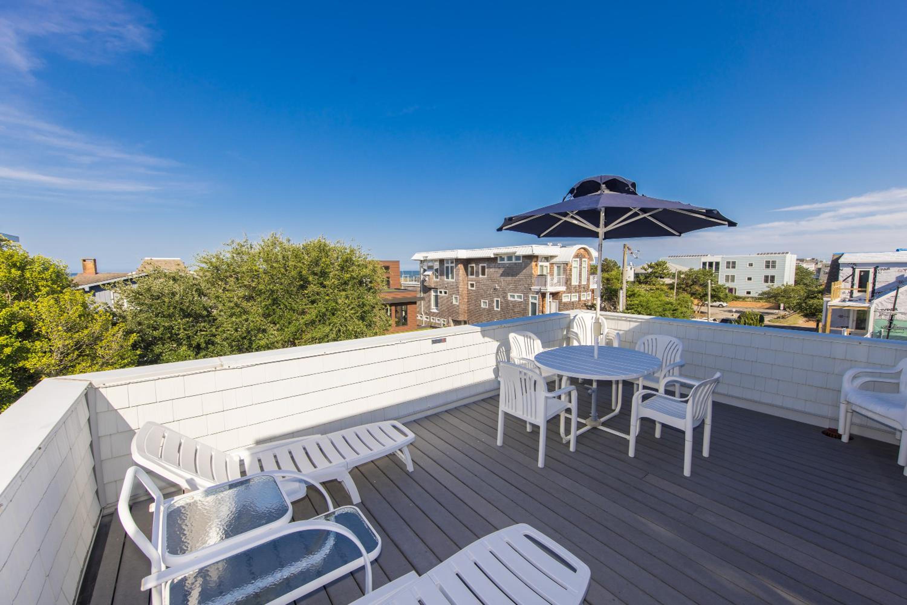 Fairbanks House with beach access just steps from your front door