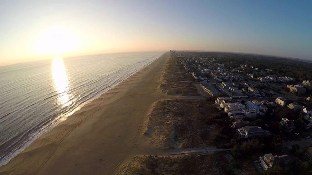 Fairbanks House with beach access just steps from your front door