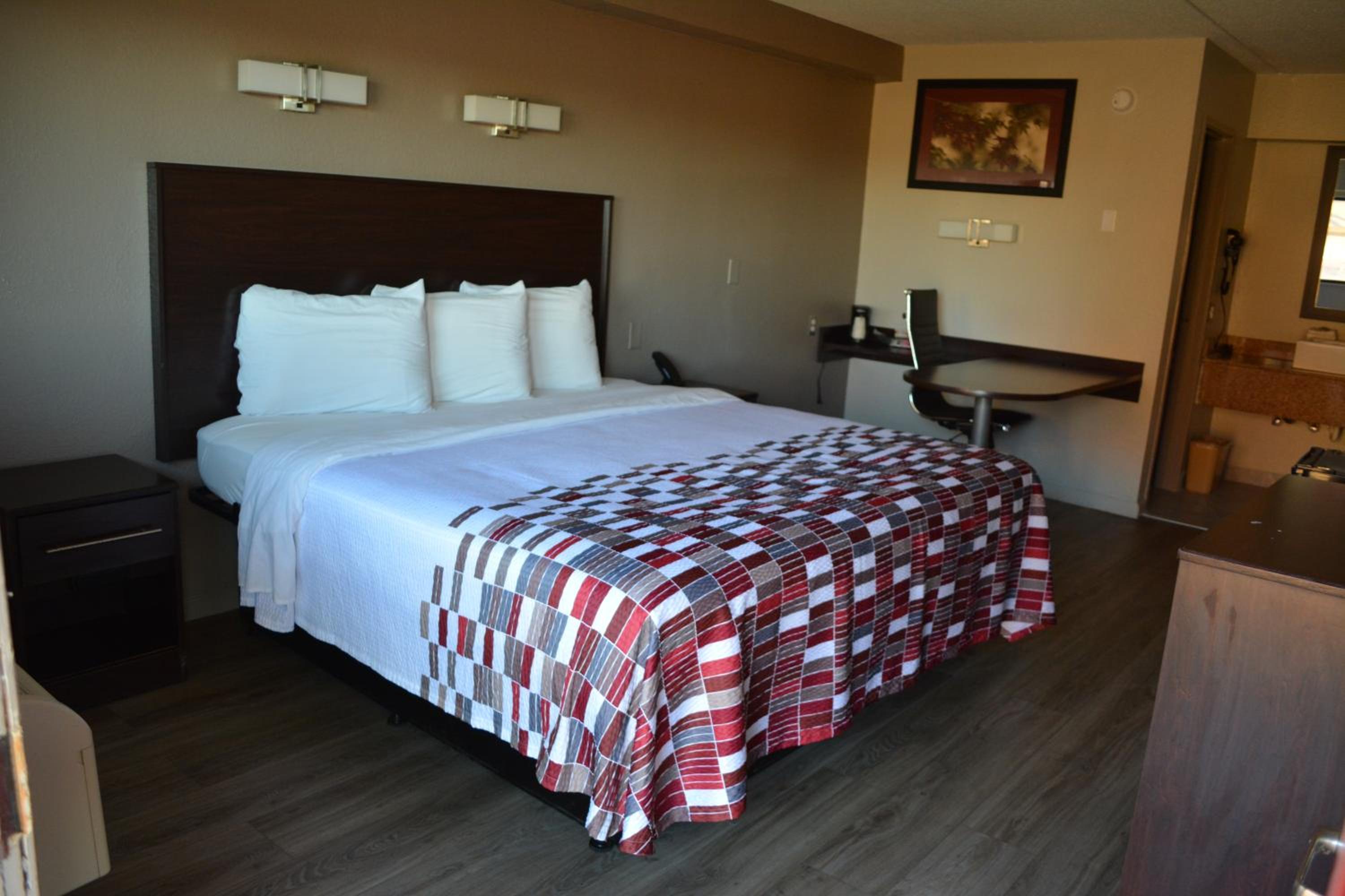Red Roof Inn Jackson North – Ridgeland view 3