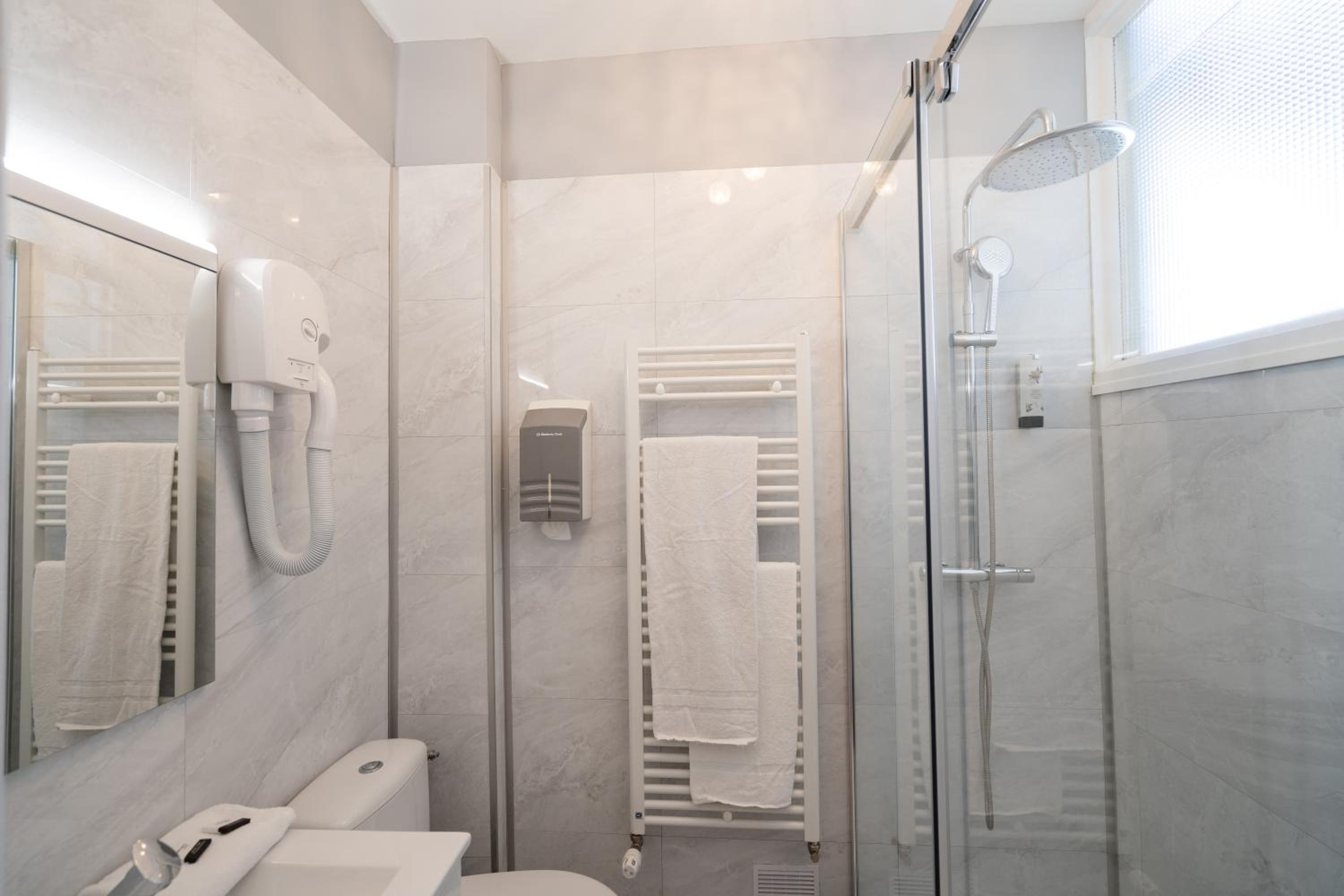 Le Touquet-Paris-Plage Vacations - Hotel Le Caddy - Property Image 1