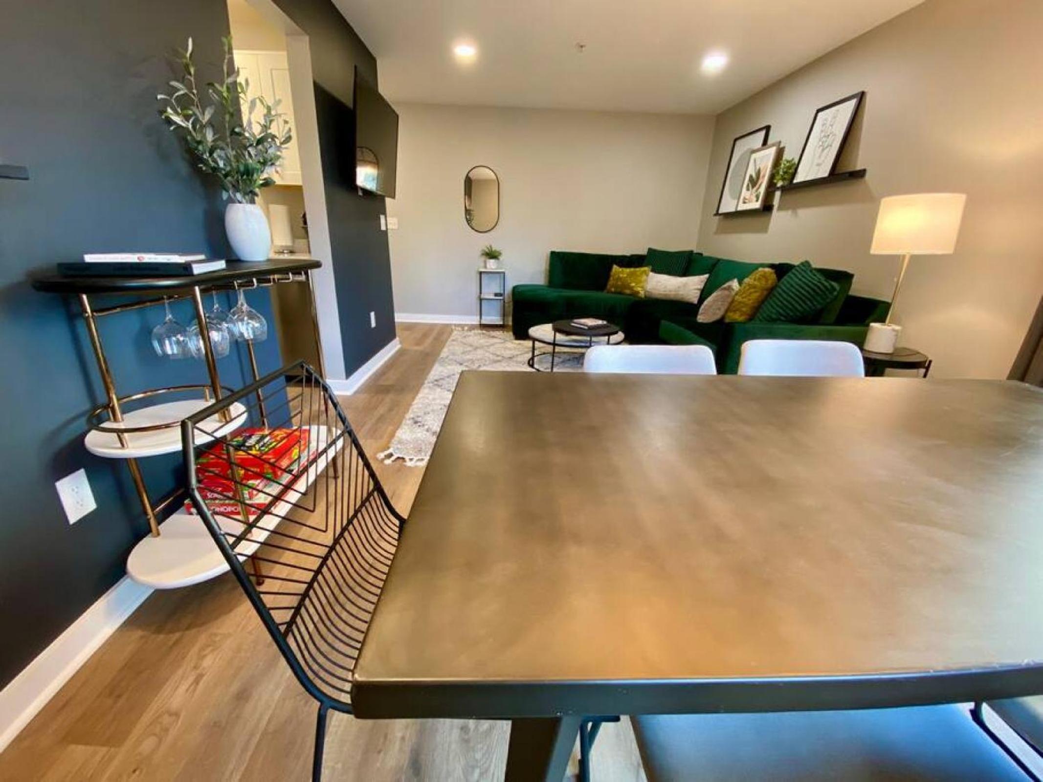 Walk to Downtown Broadway with Pool, Free Parking, and Gym view 5