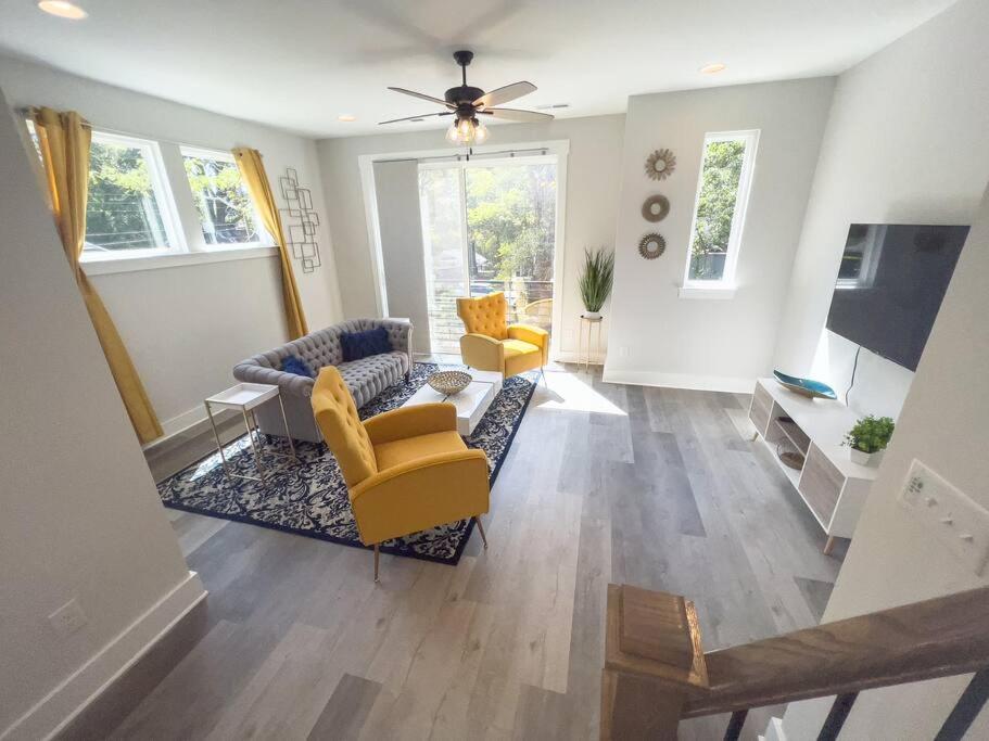 4 Story Queen City Retreat! New! Walk to Downtown! view 2