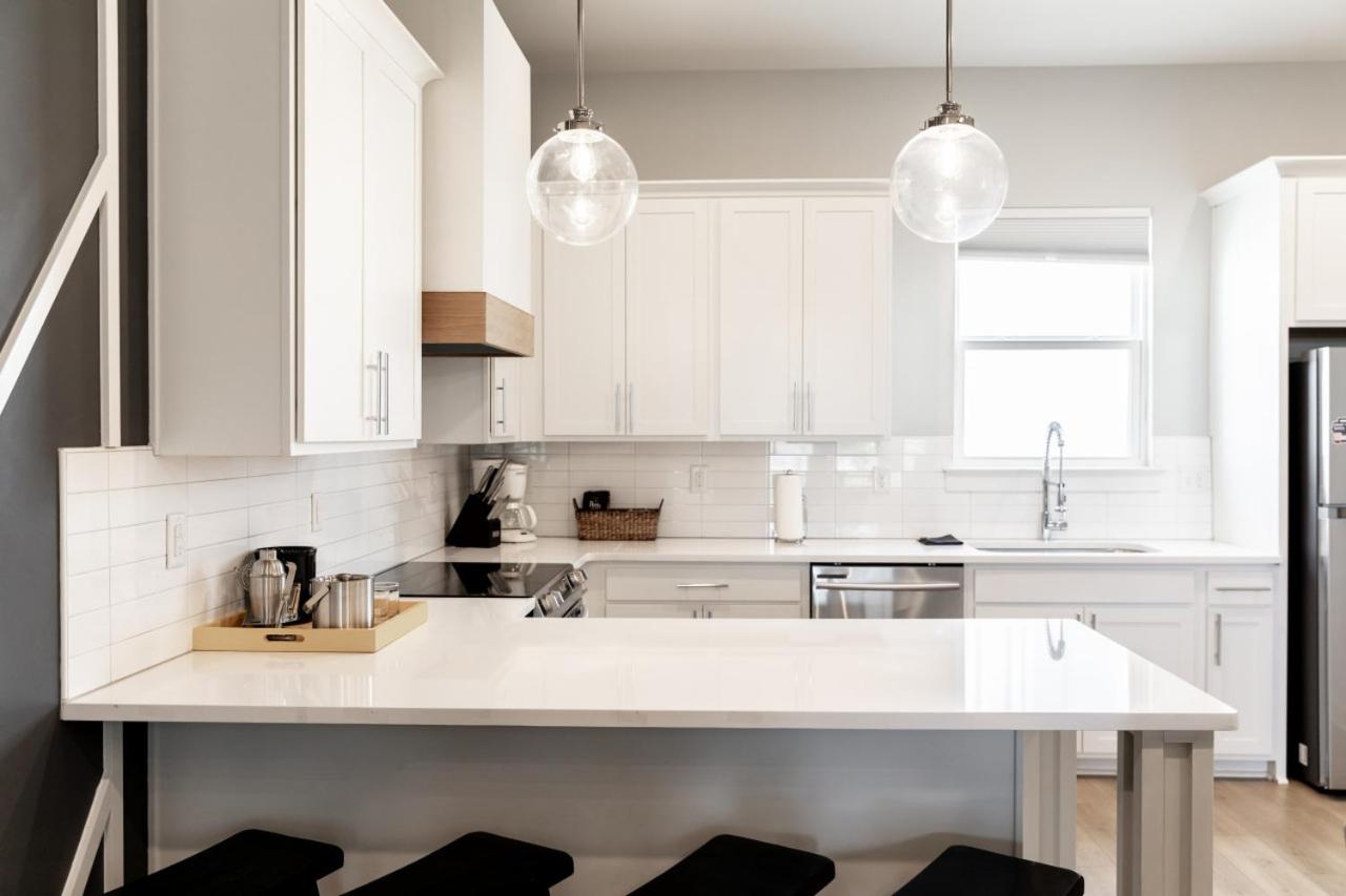 STAR Retreat Townhome with Garage 3 miles to Downtown view 4