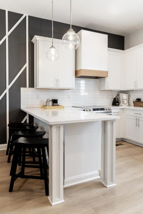 STAR Retreat Townhome with Garage 3 miles to Downtown view 5